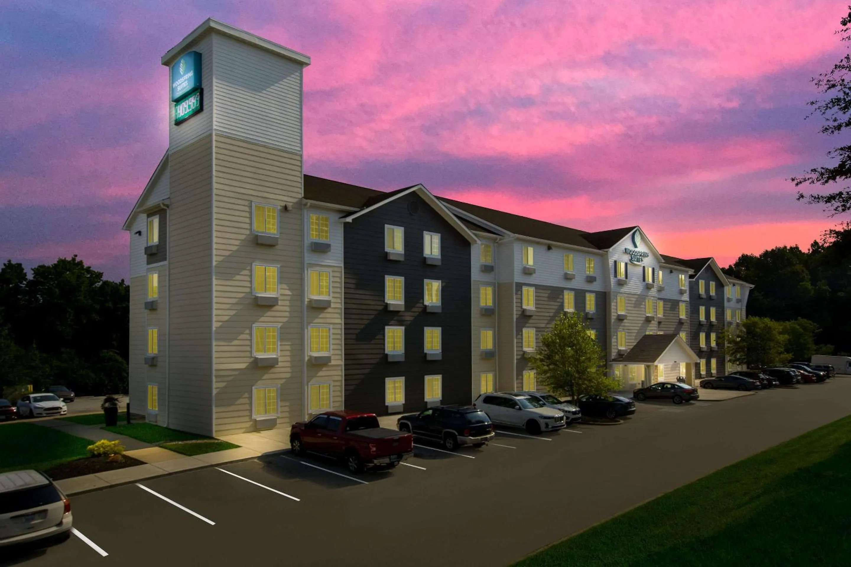 Property building in WoodSpring Suites Louisville Southeast