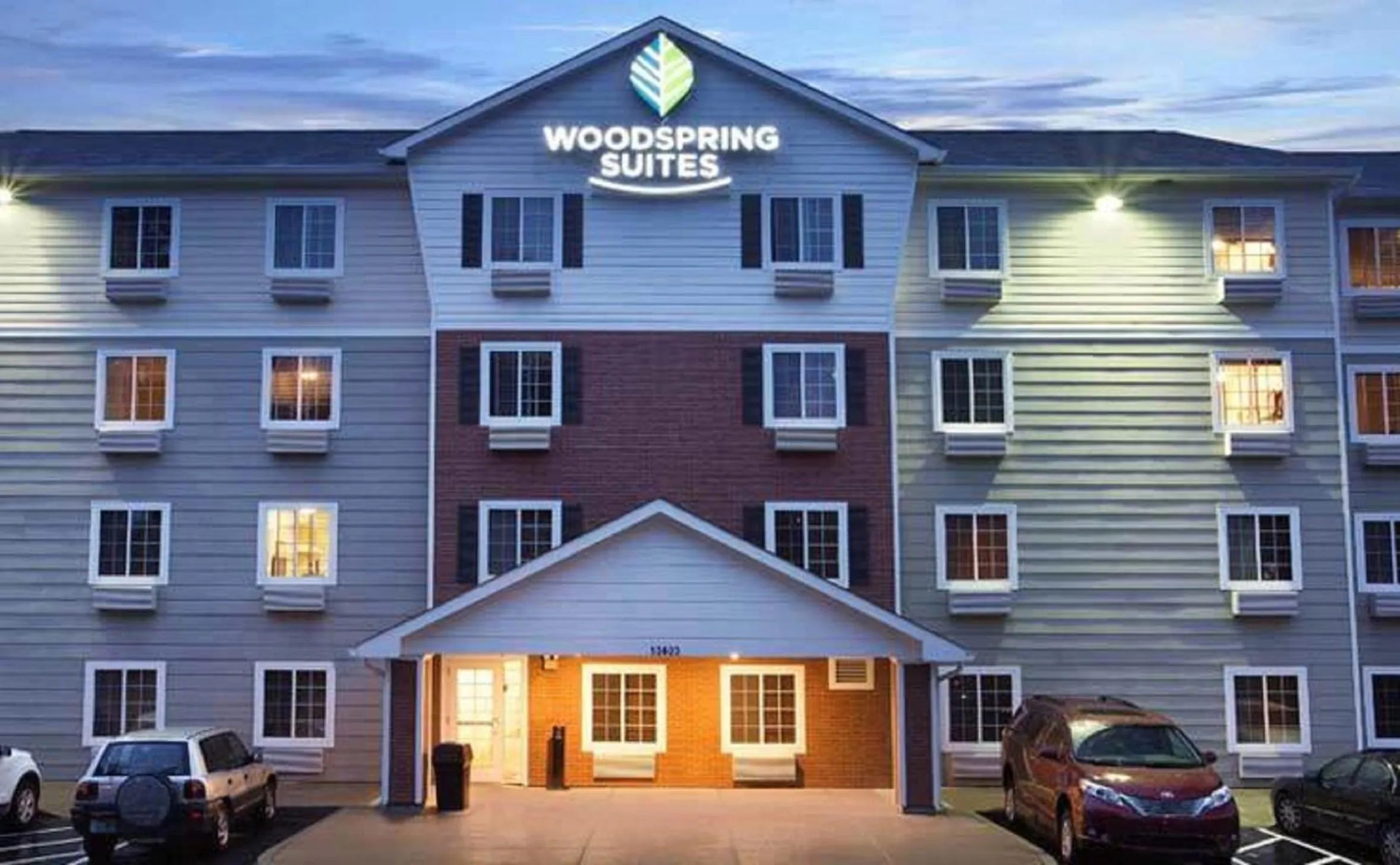 Property building in WoodSpring Suites Louisville Southeast