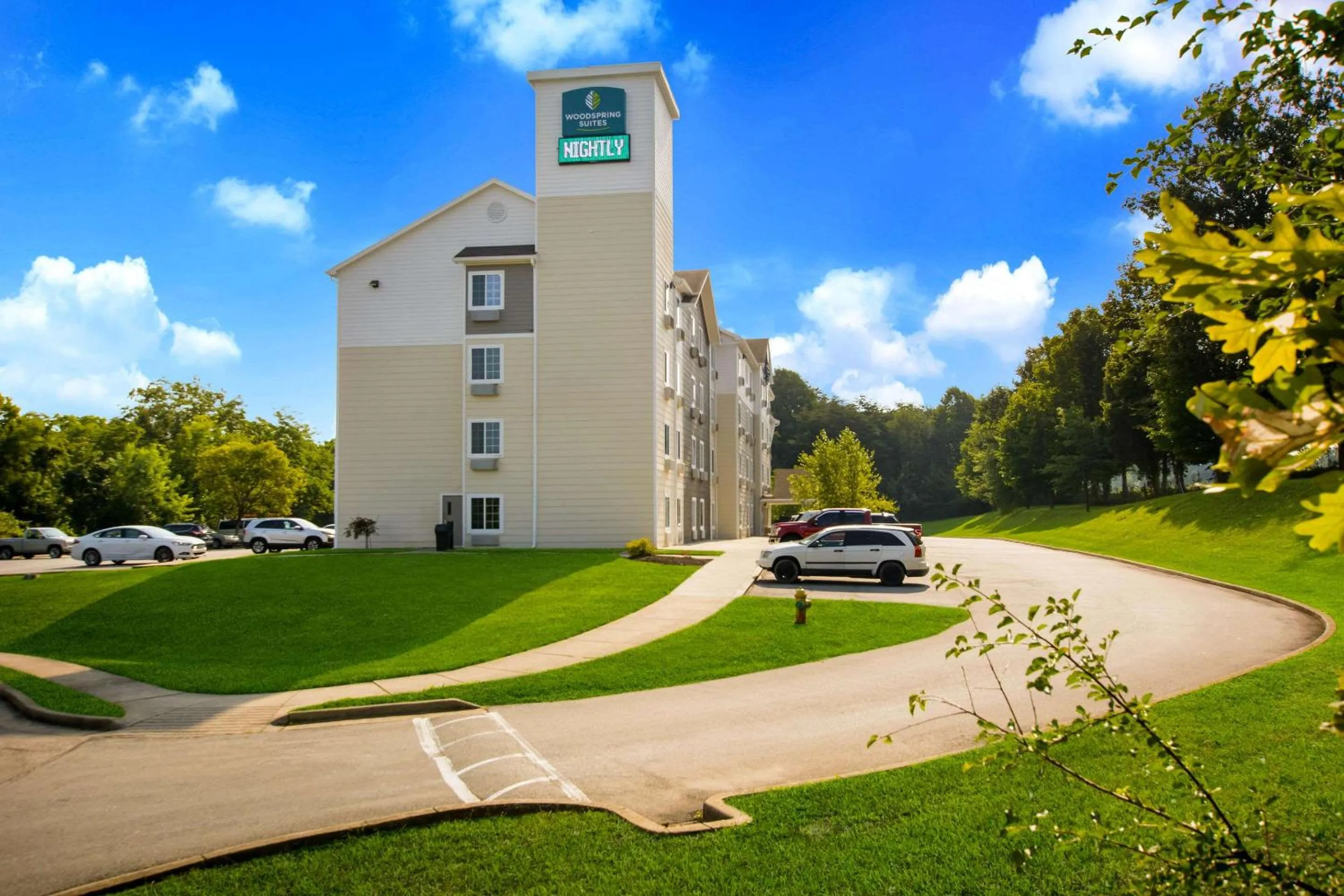 Property building in WoodSpring Suites Louisville Southeast