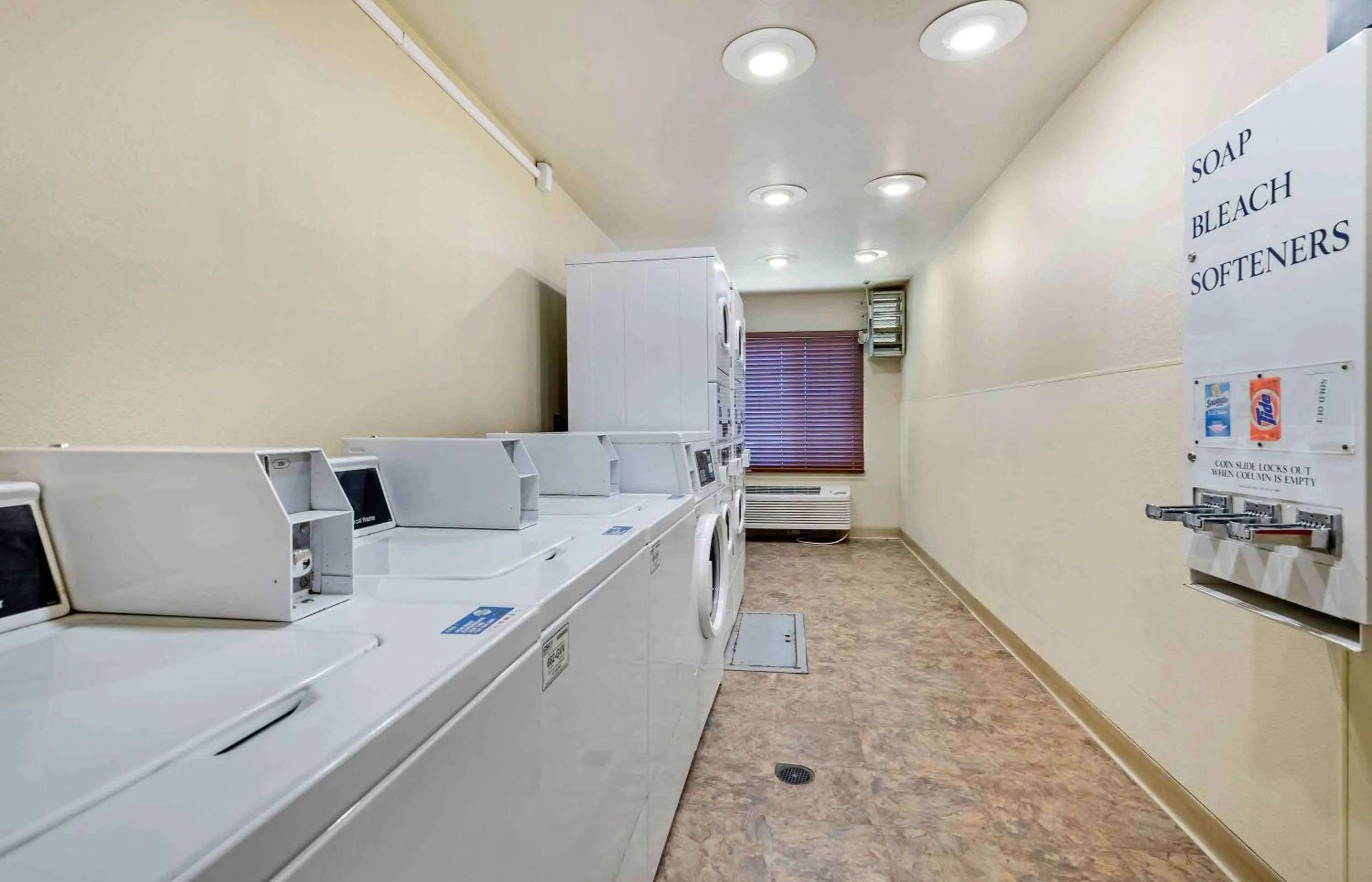 Property building in Extended Stay America Select Suites - Laredo