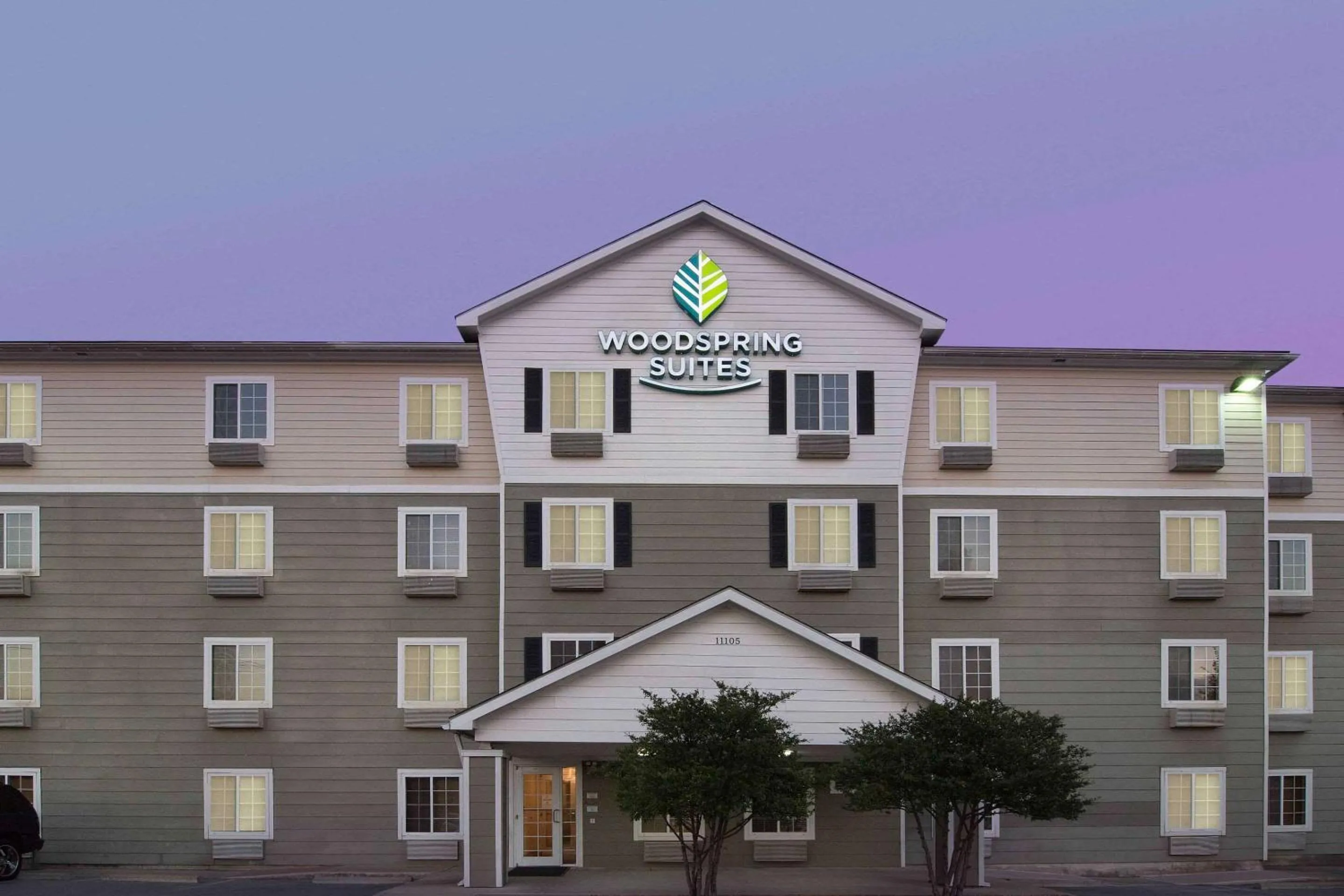 Property building in WoodSpring Suites Austin North I-35