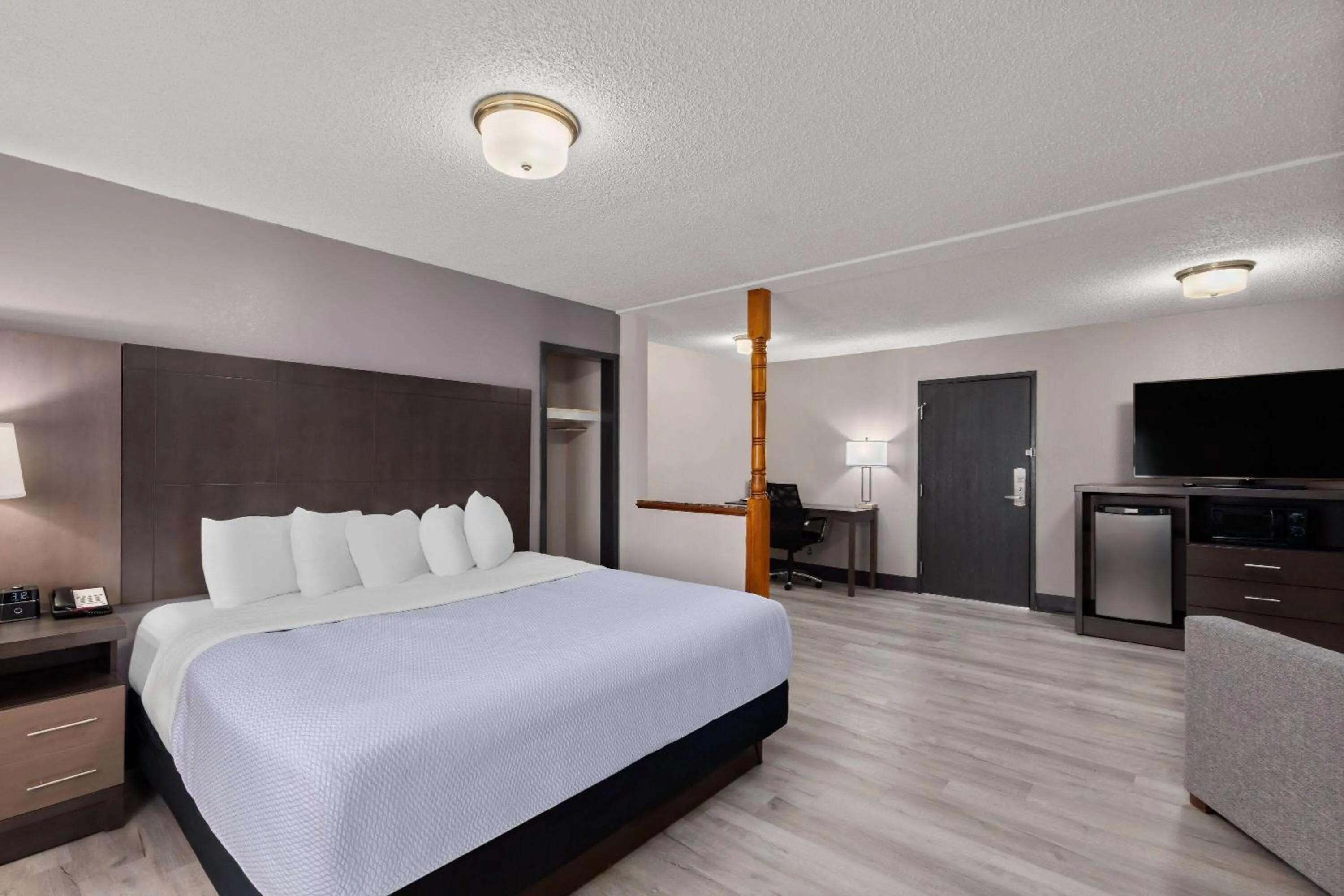 Photo of the whole room, Bed in La Quinta by Wyndham Goodlettsville - Nashville