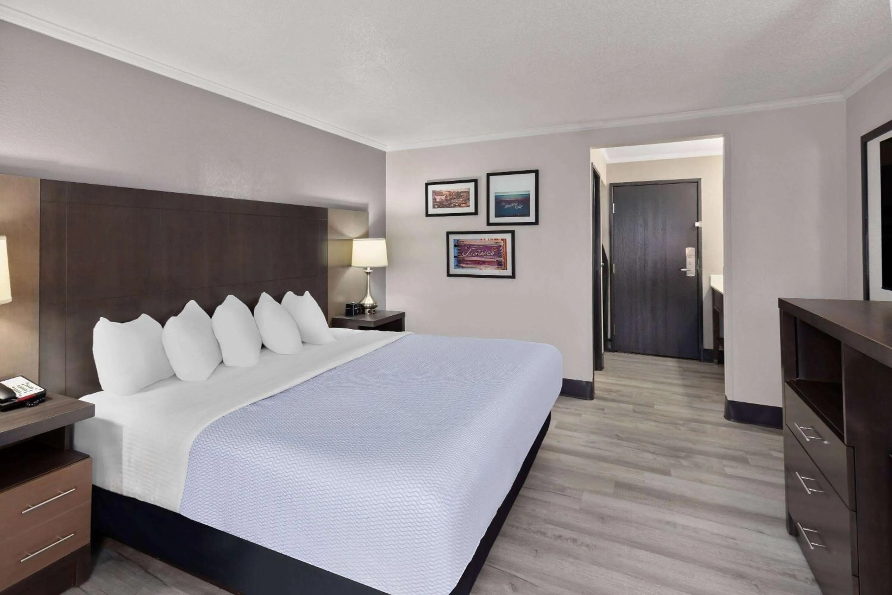 Photo of the whole room, Bed in La Quinta by Wyndham Goodlettsville - Nashville