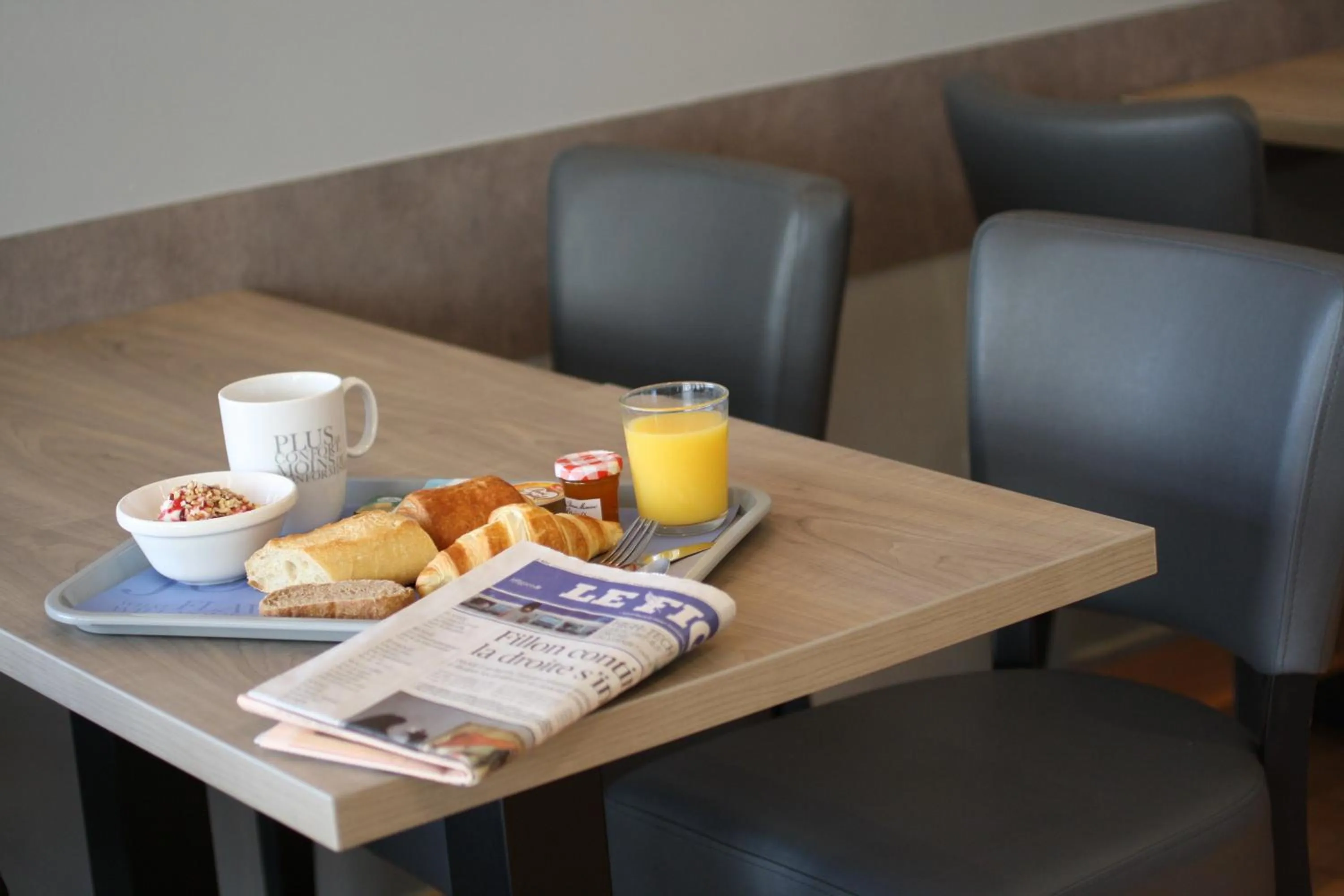 Restaurant/places to eat in Hotel Kyriad Tours St Pierre des Corps Gare