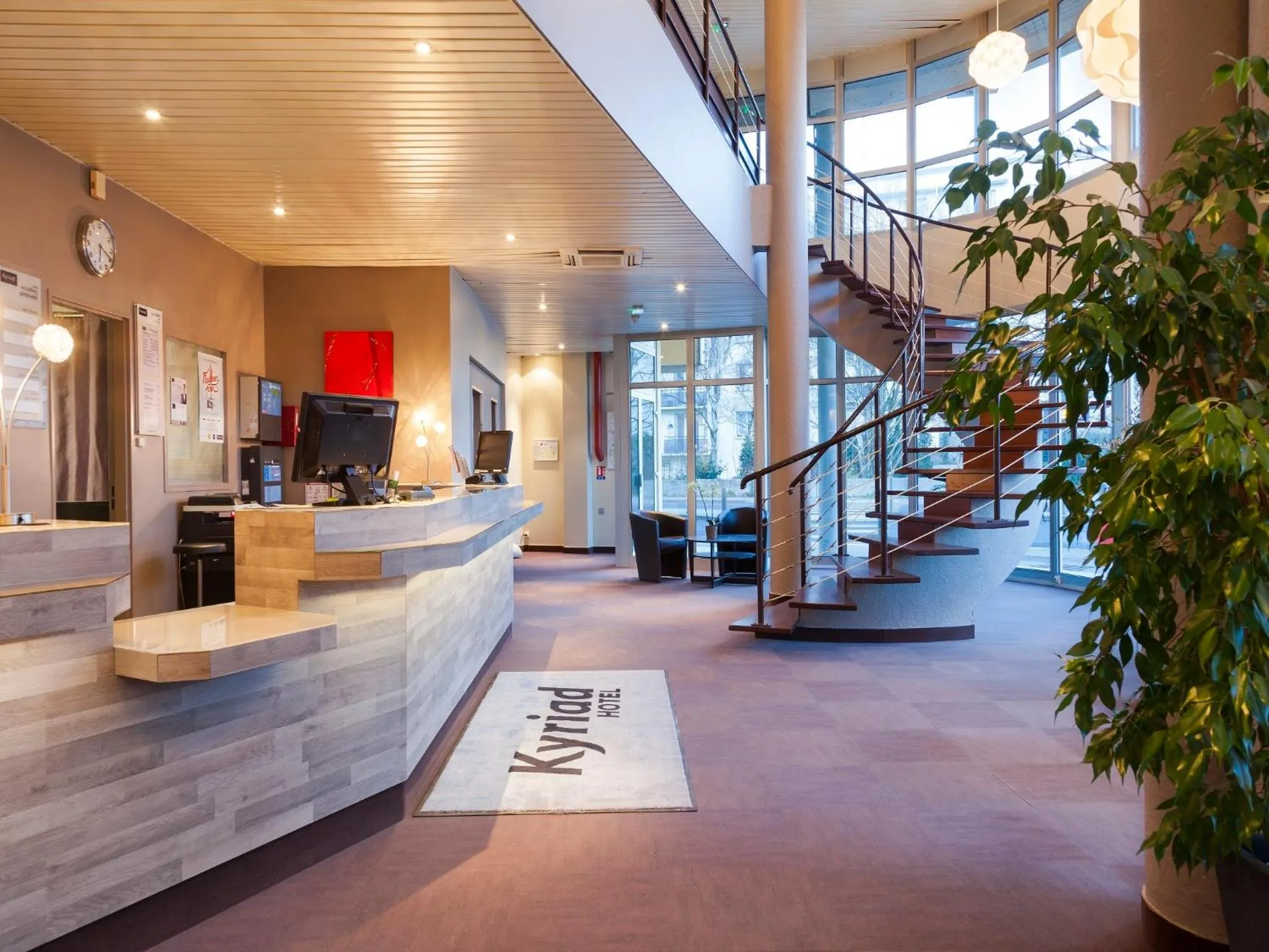 Lobby or reception in Hotel Kyriad Tours St Pierre des Corps Gare
