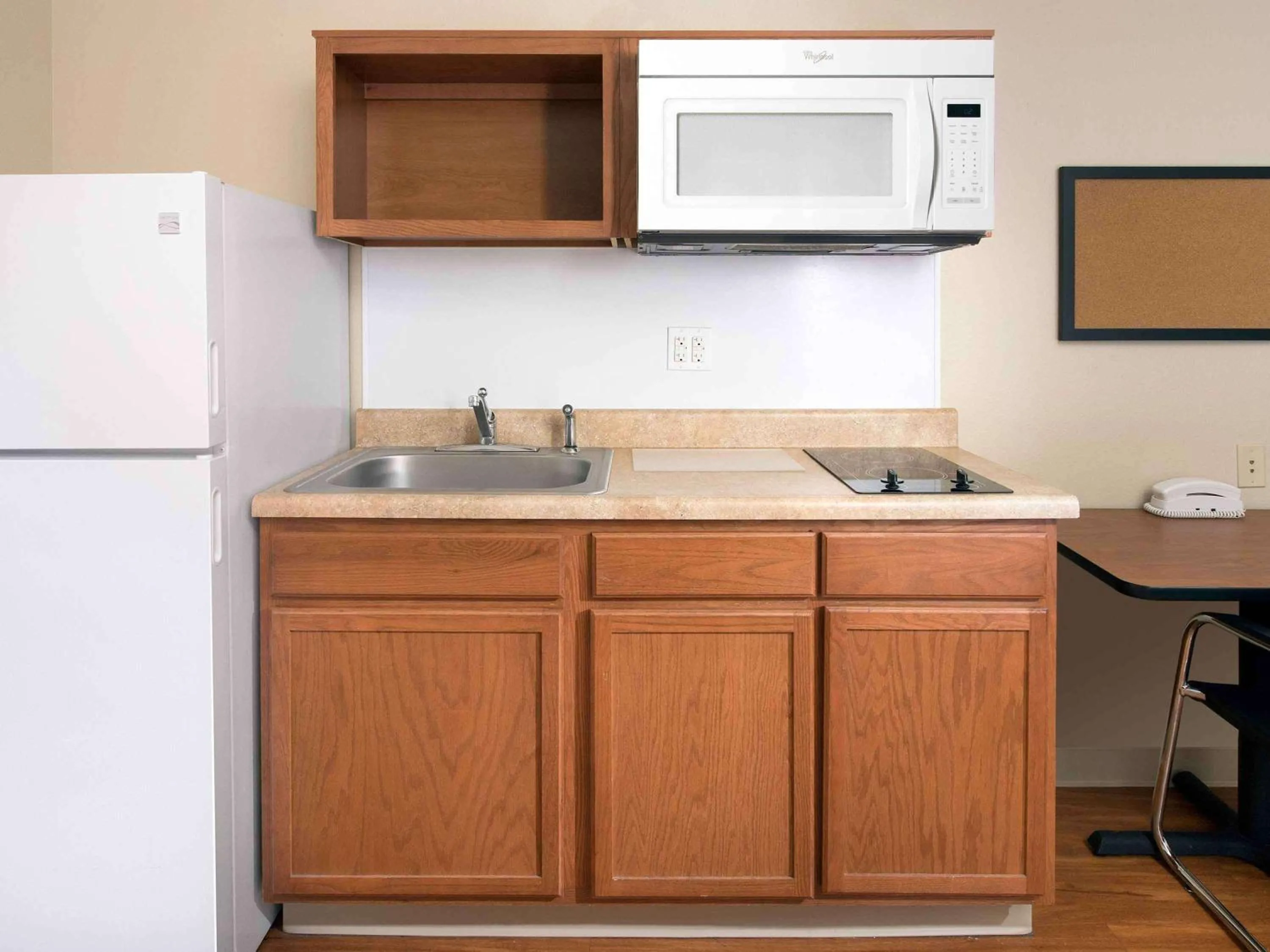 Kitchen or kitchenette in Extended Stay America Select Suites - Mobile - I-65