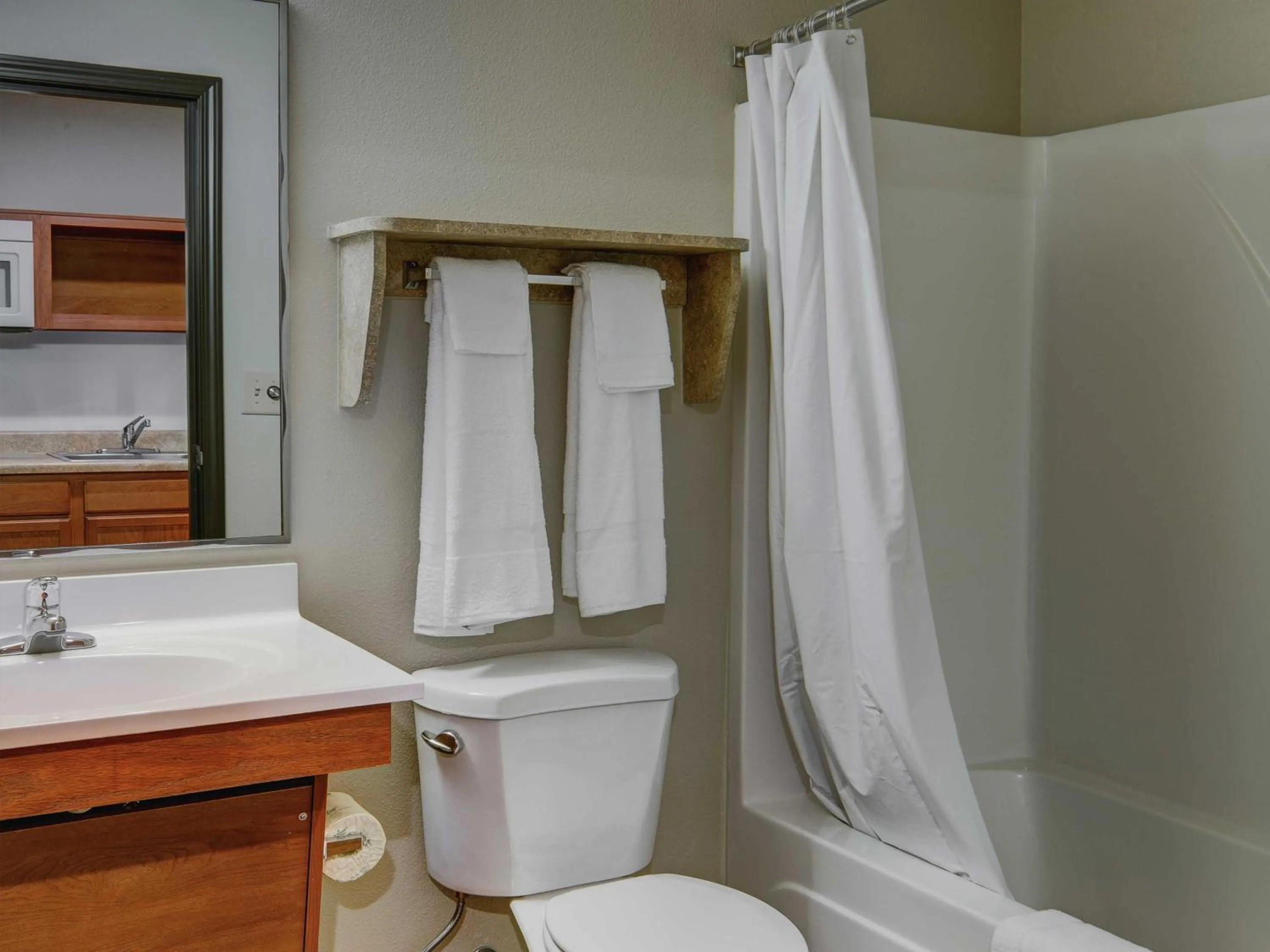 Bathroom in Extended Stay America Select Suites - Salt Lake City - West Valley City