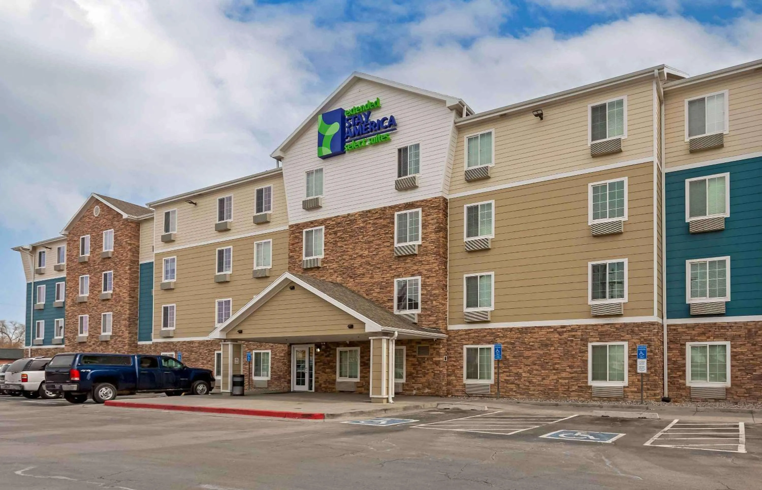 Property building in Extended Stay America Select Suites - Salt Lake City - West Valley City