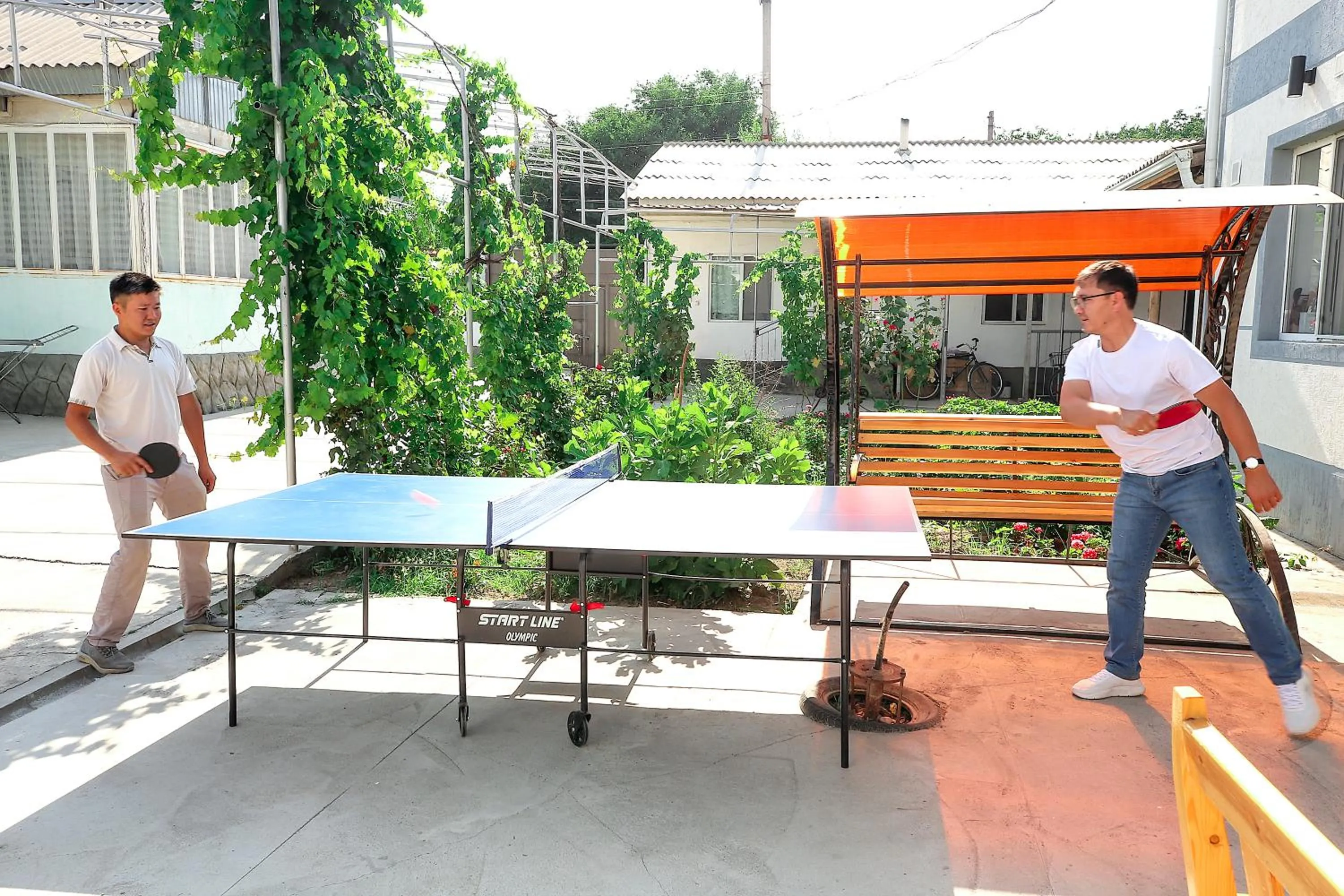 Day in Hotel Good Night