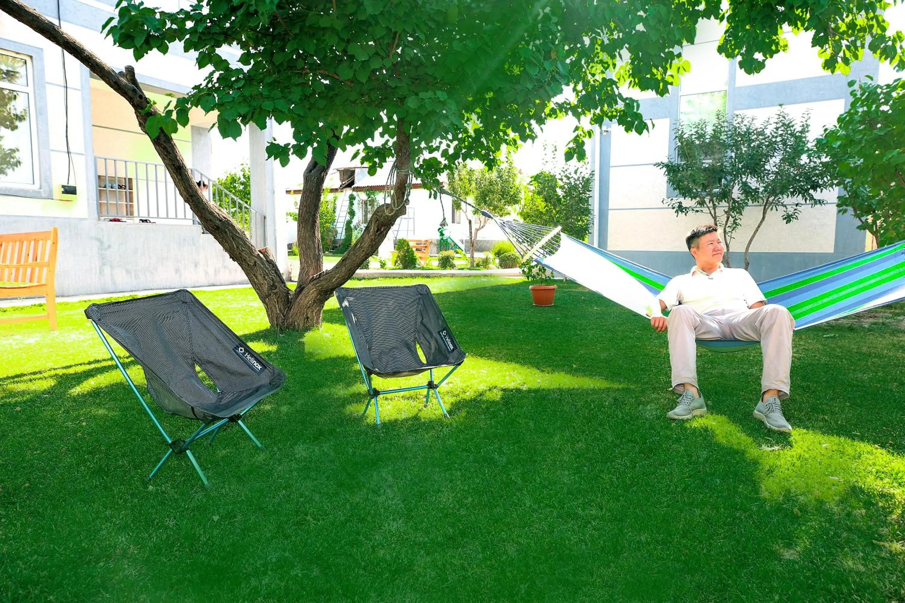 Day in Hotel Good Night