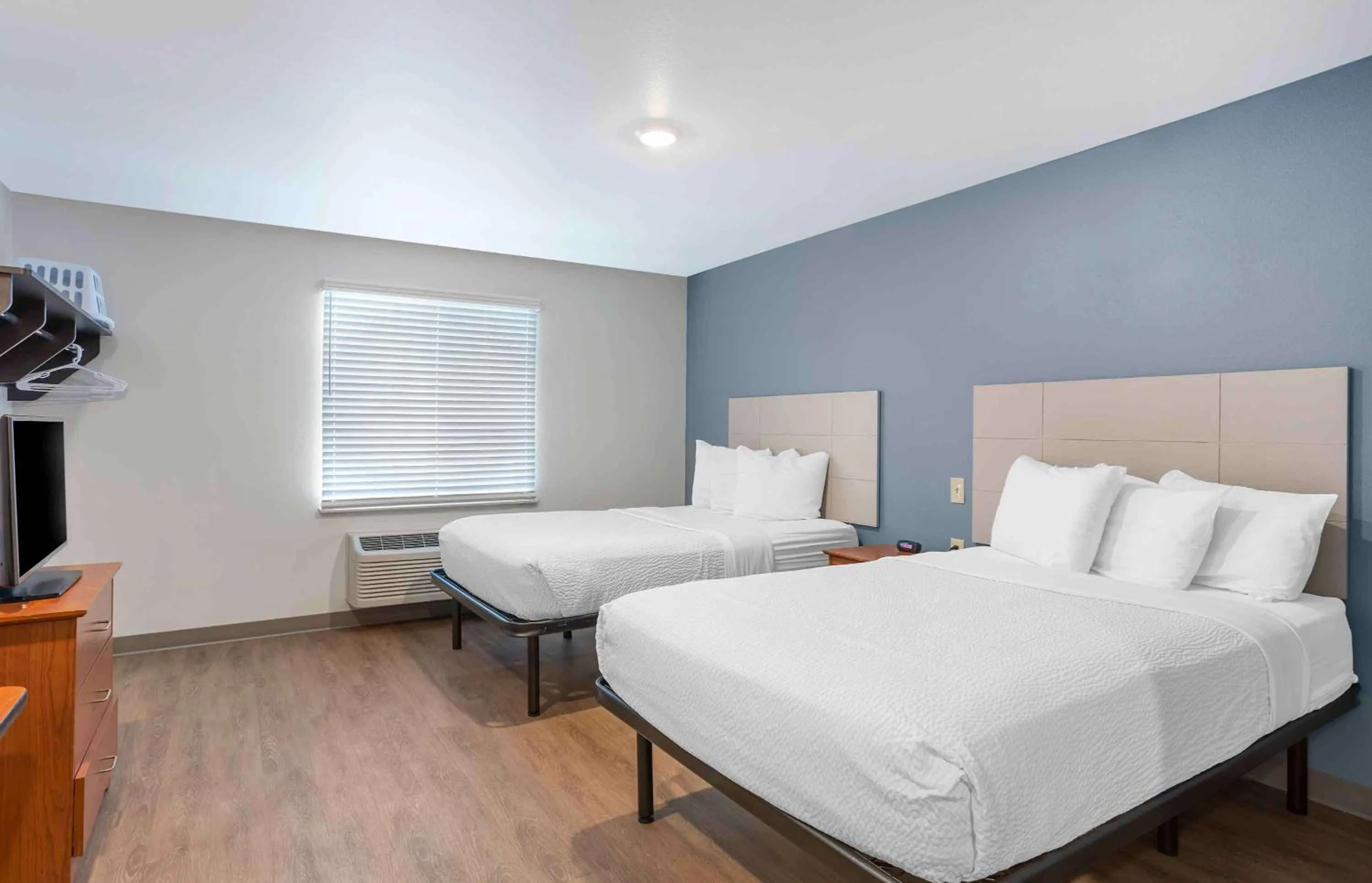 Bedroom, Bed in Extended Stay America Select Suites - Springfield - South - Battlefield