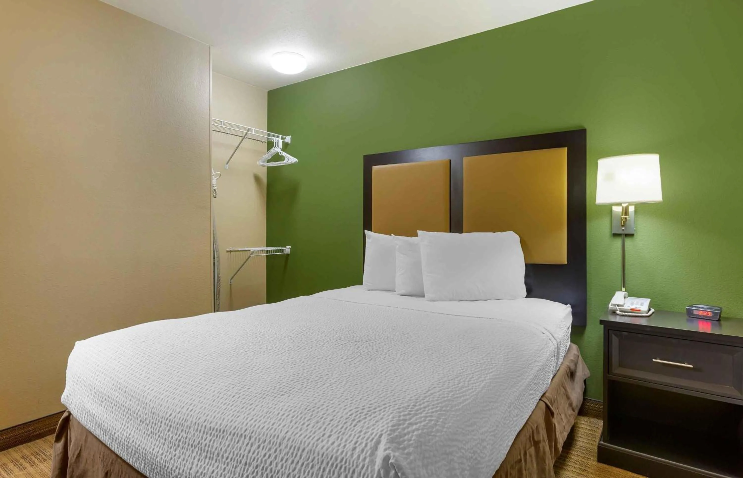 Bedroom, Bed in Extended Stay America Suites - Albuquerque - Airport