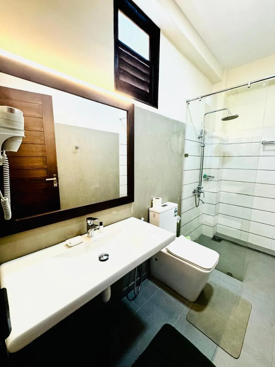 Shower in Royal Rock Sigiriya