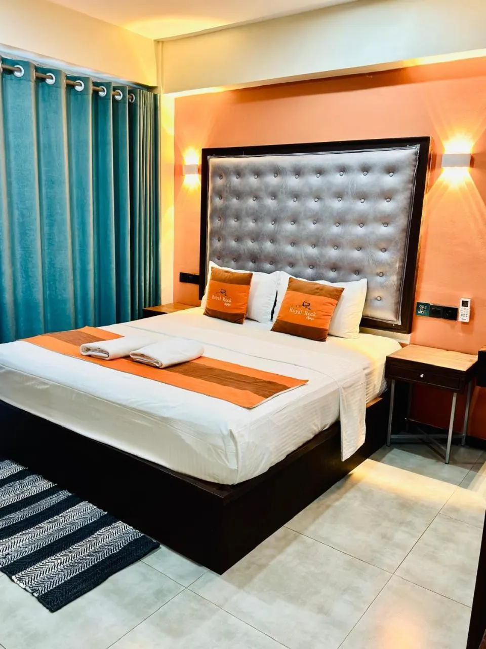 Bed in Royal Rock Sigiriya