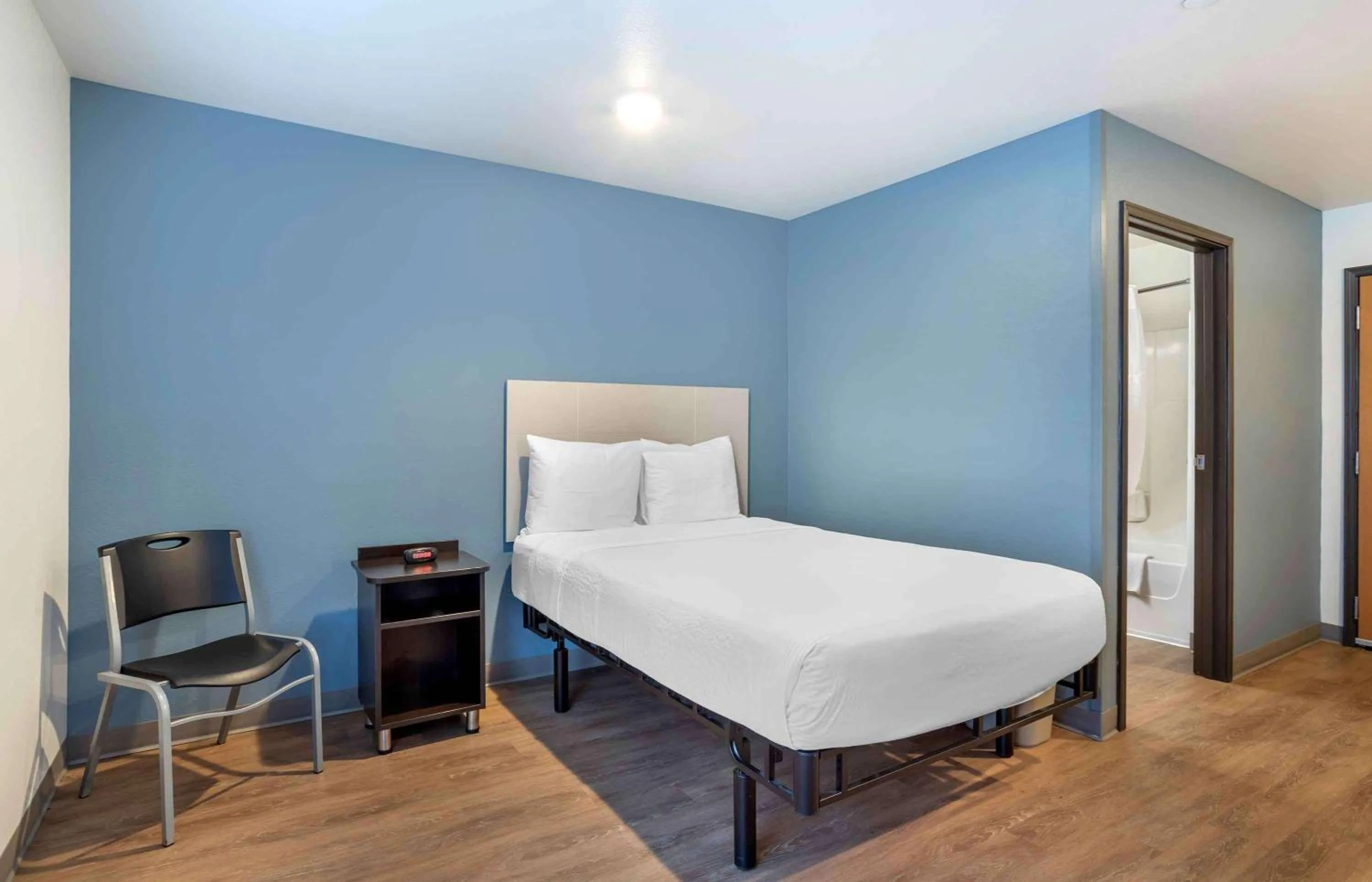 Bedroom, Bed in Extended Stay America Select Suites - Beaumont
