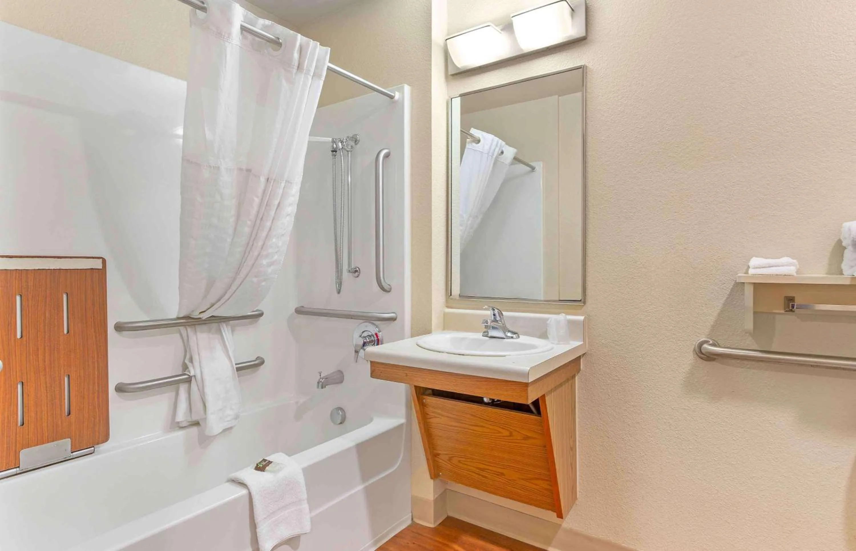 Bathroom in Extended Stay America Select Suites - Wilmington - West