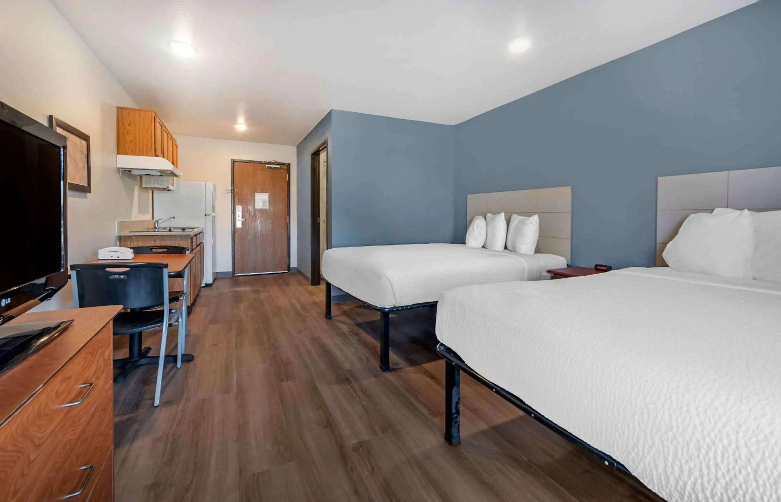Bedroom, Bed in Extended Stay America Select Suites - Orlando - Sanford - Airport