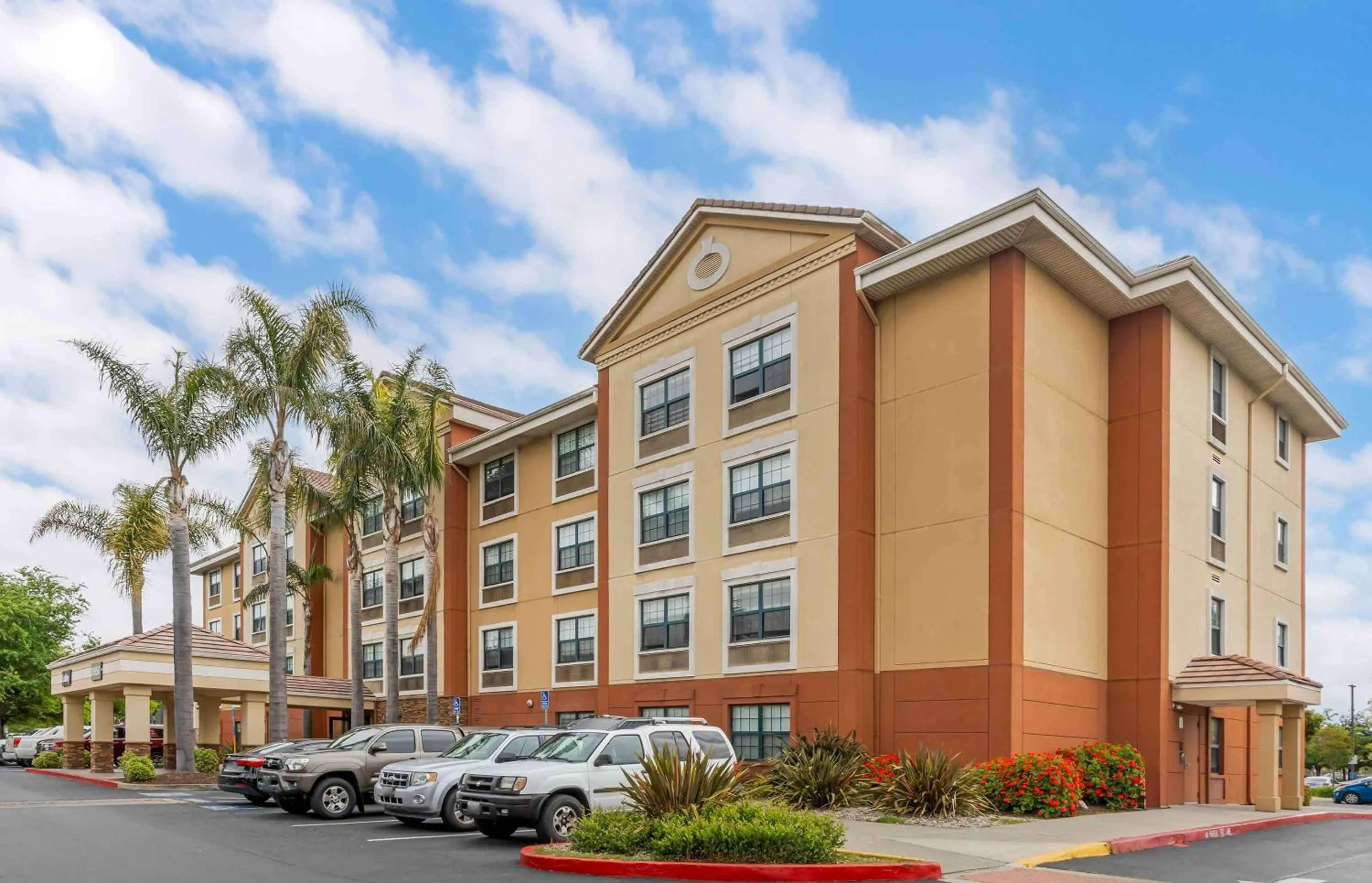 Property building in Extended Stay America Premier Suites - Union City - Dyer St