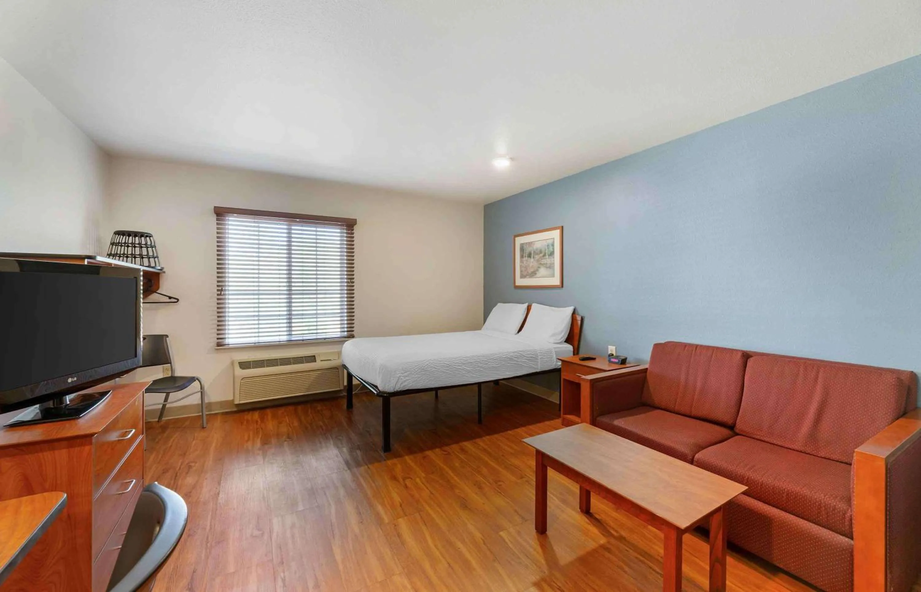 Bedroom in Extended Stay America Select Suites - Akron - South