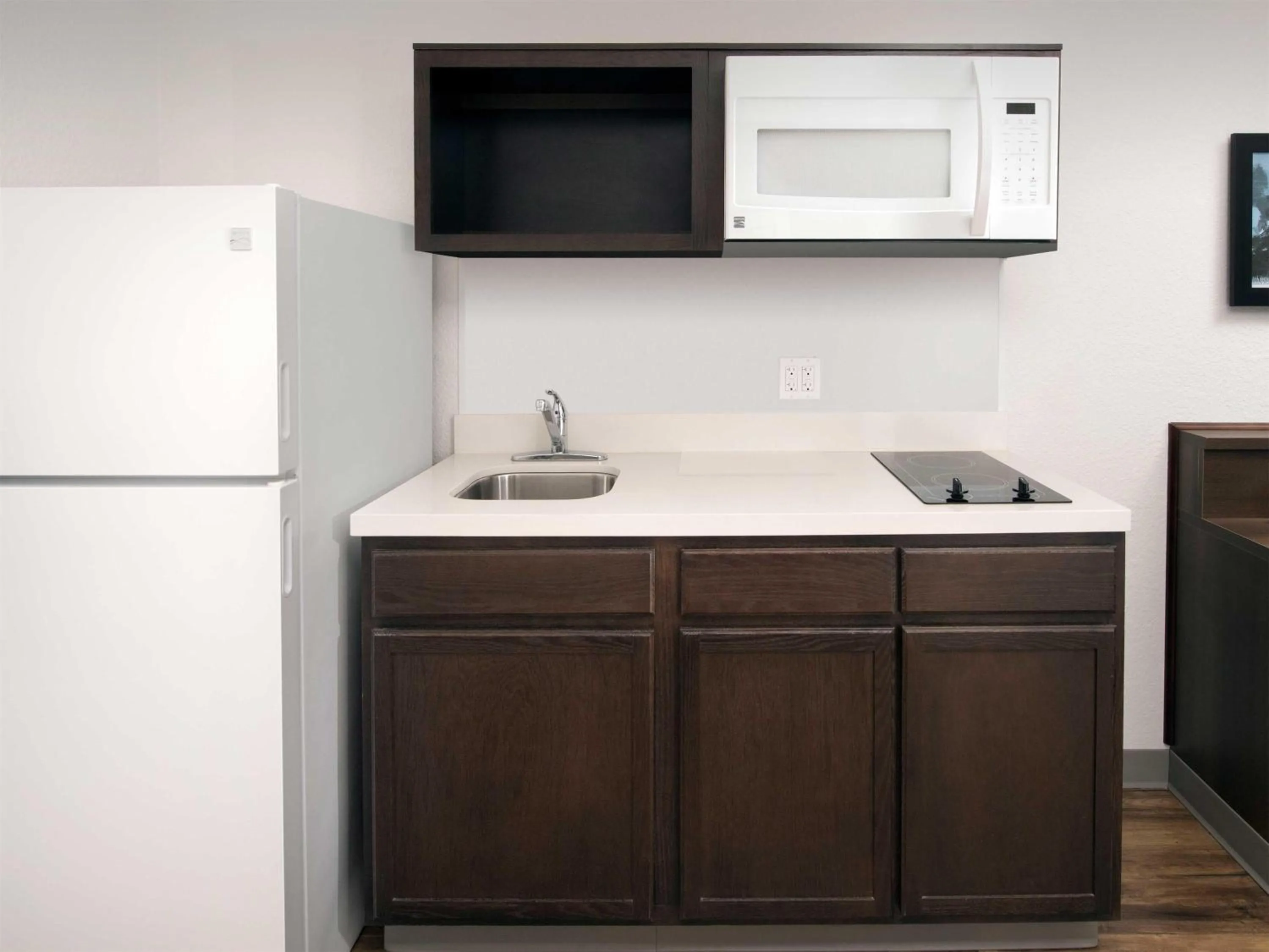 Kitchen or kitchenette in Extended Stay America Select Suites - Ocala