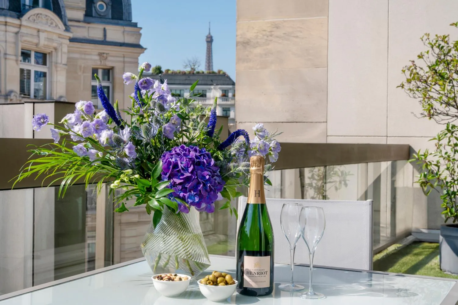 View (from property/room) in Warwick Champs-Elysées Paris