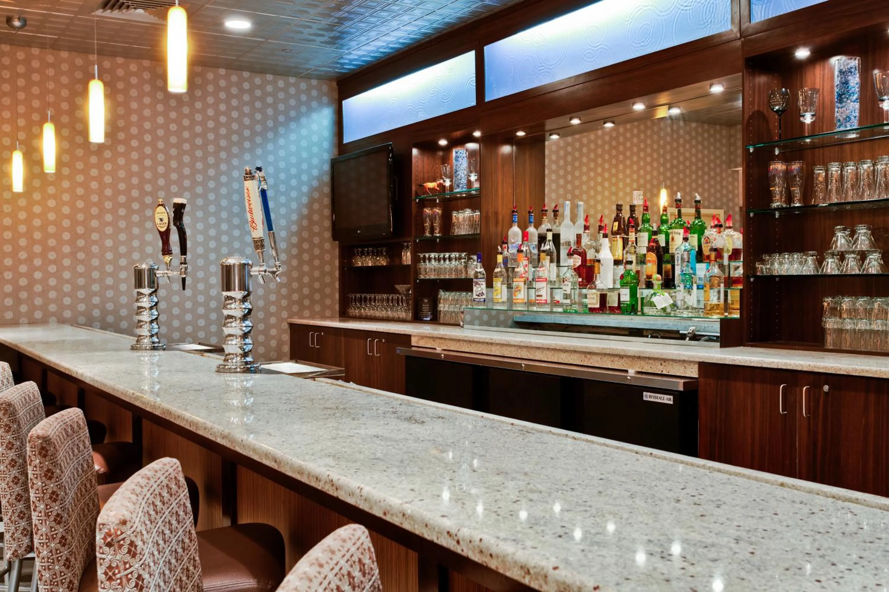 Restaurant/places to eat in Radisson Hotel Freehold