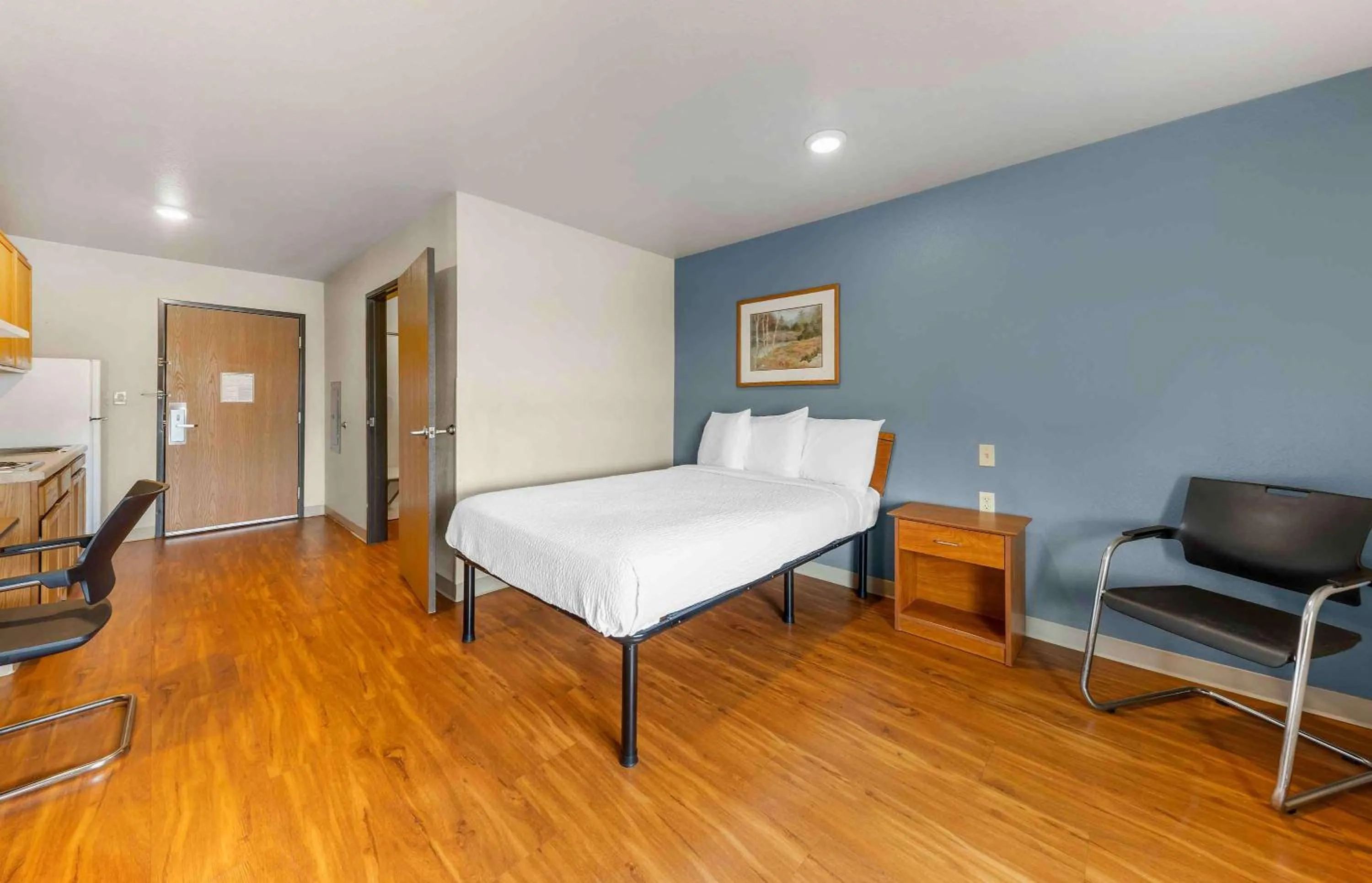 Bedroom in Extended Stay America Select Suites - Oklahoma City - Norman