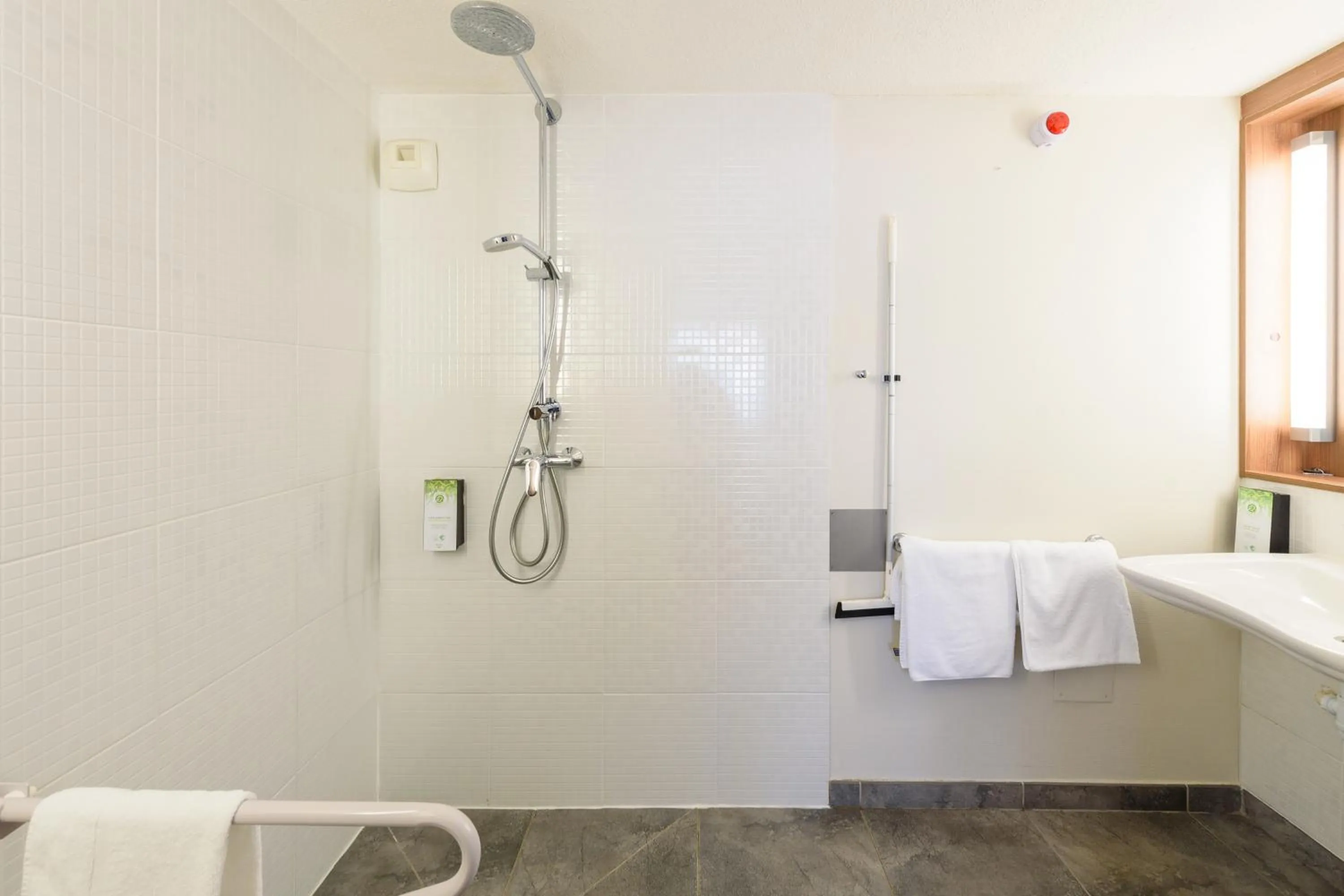 Bathroom in Campanile Albi Centre