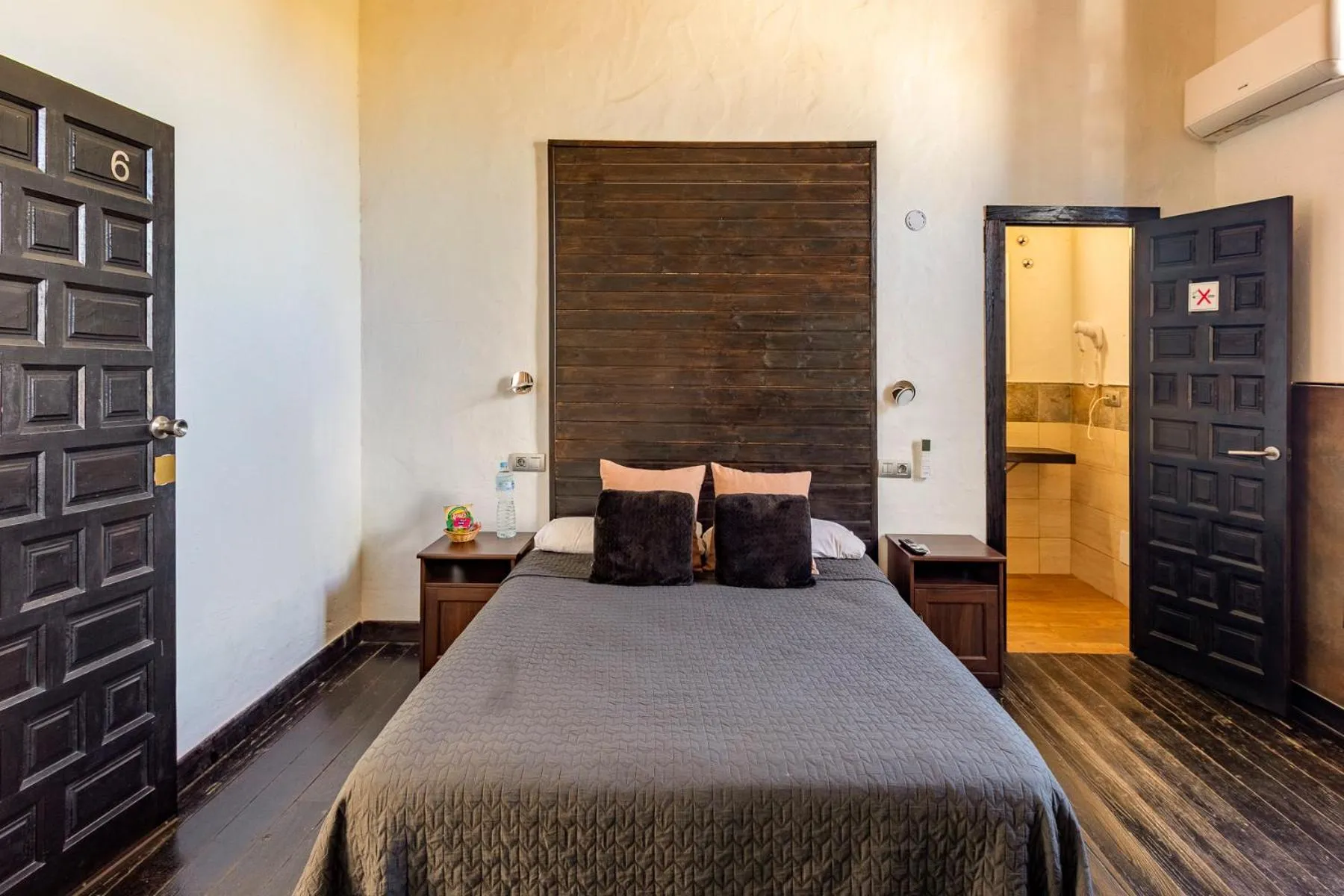 Bed in VALTISYA POOL AND AIRPORT