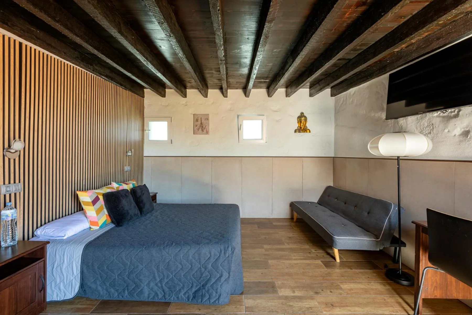 Bed in VALTISYA POOL AND AIRPORT