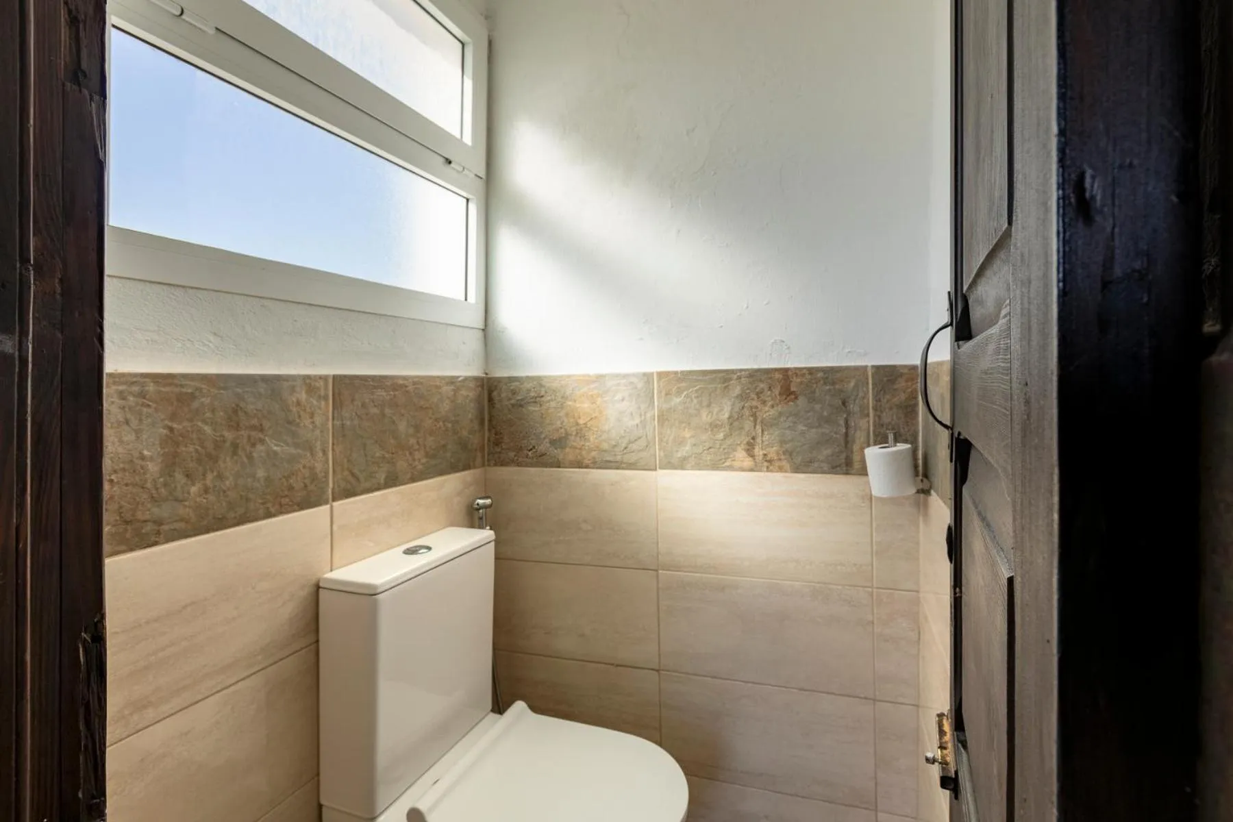 VALTISYA POOL AND AIRPORT