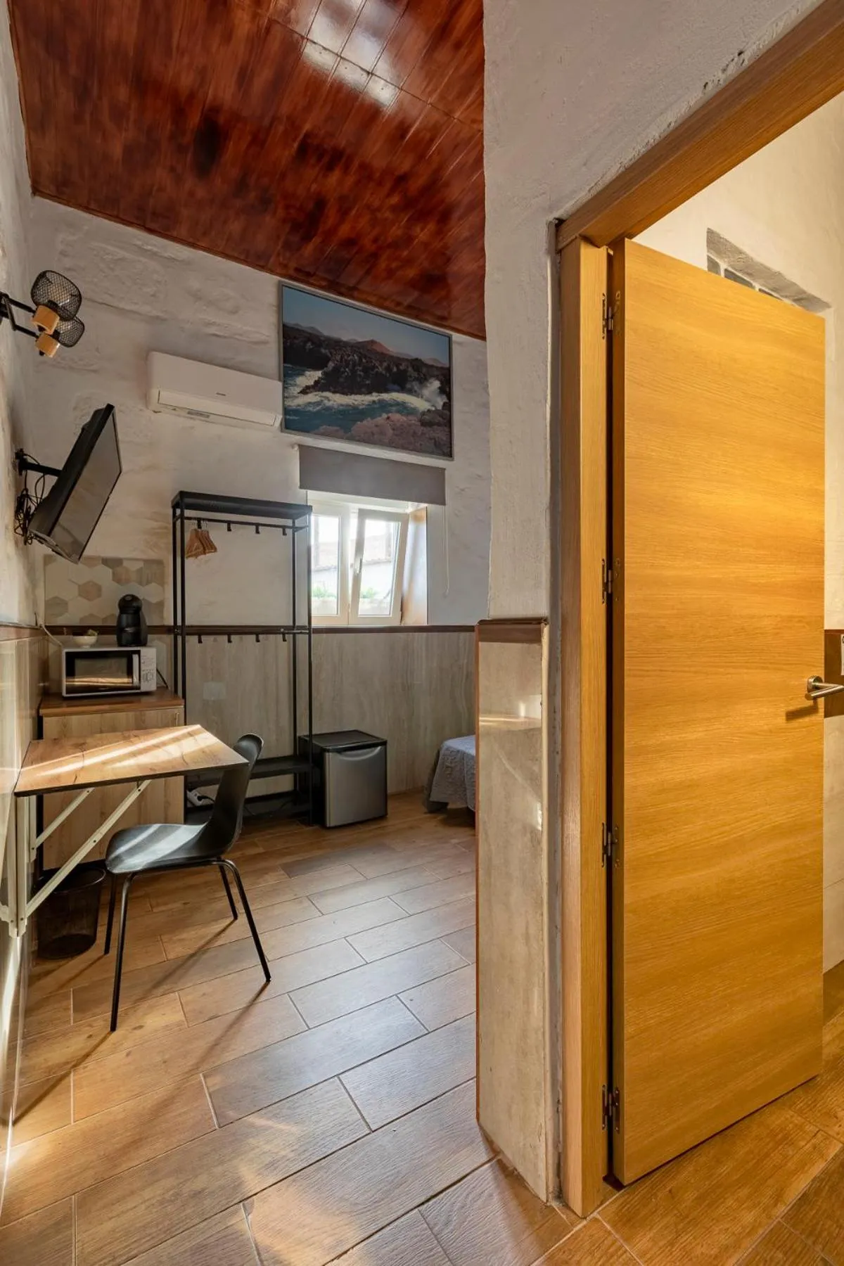 VALTISYA POOL AND AIRPORT