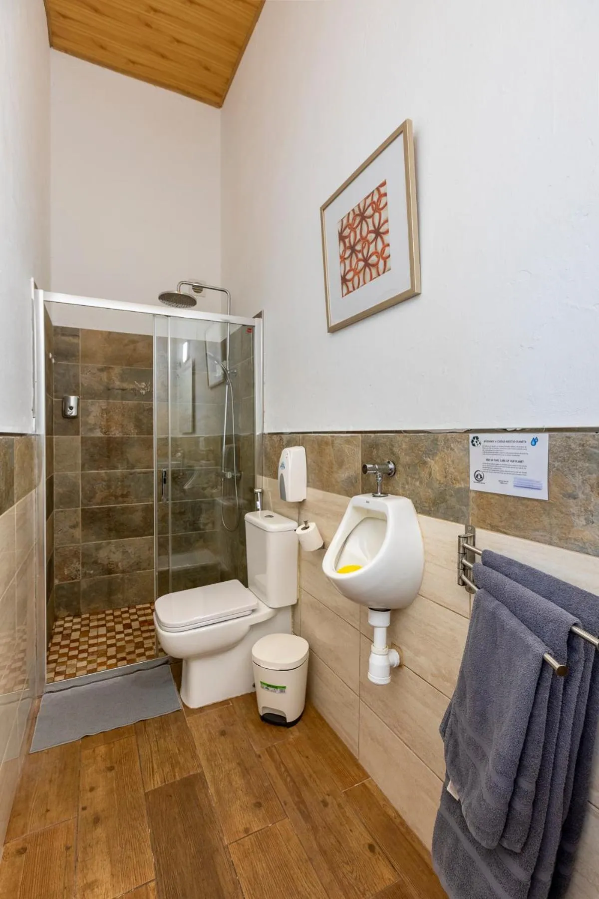 VALTISYA POOL AND AIRPORT