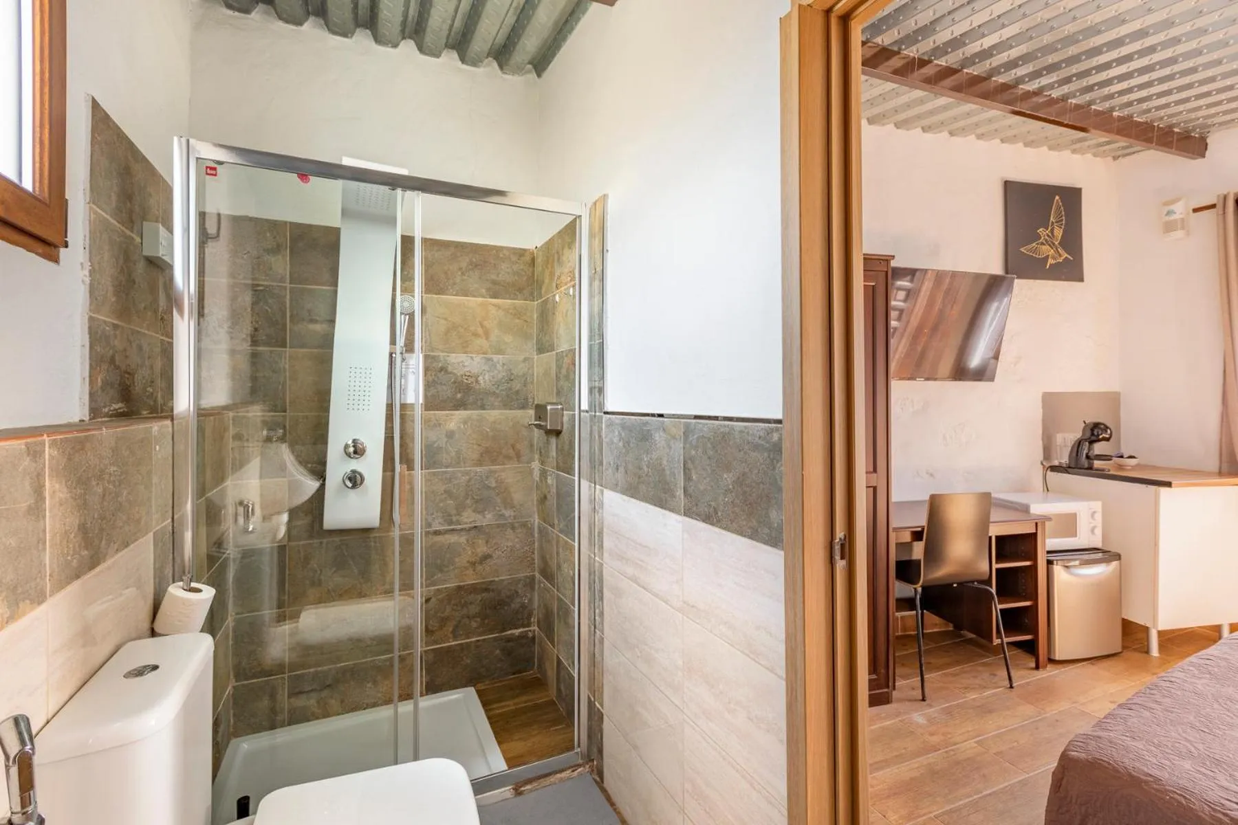 VALTISYA POOL AND AIRPORT