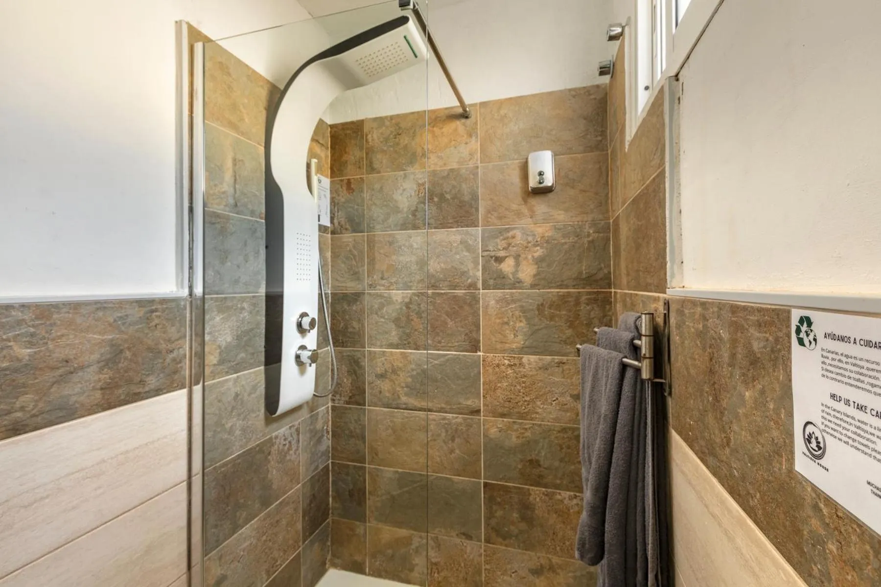 VALTISYA POOL AND AIRPORT