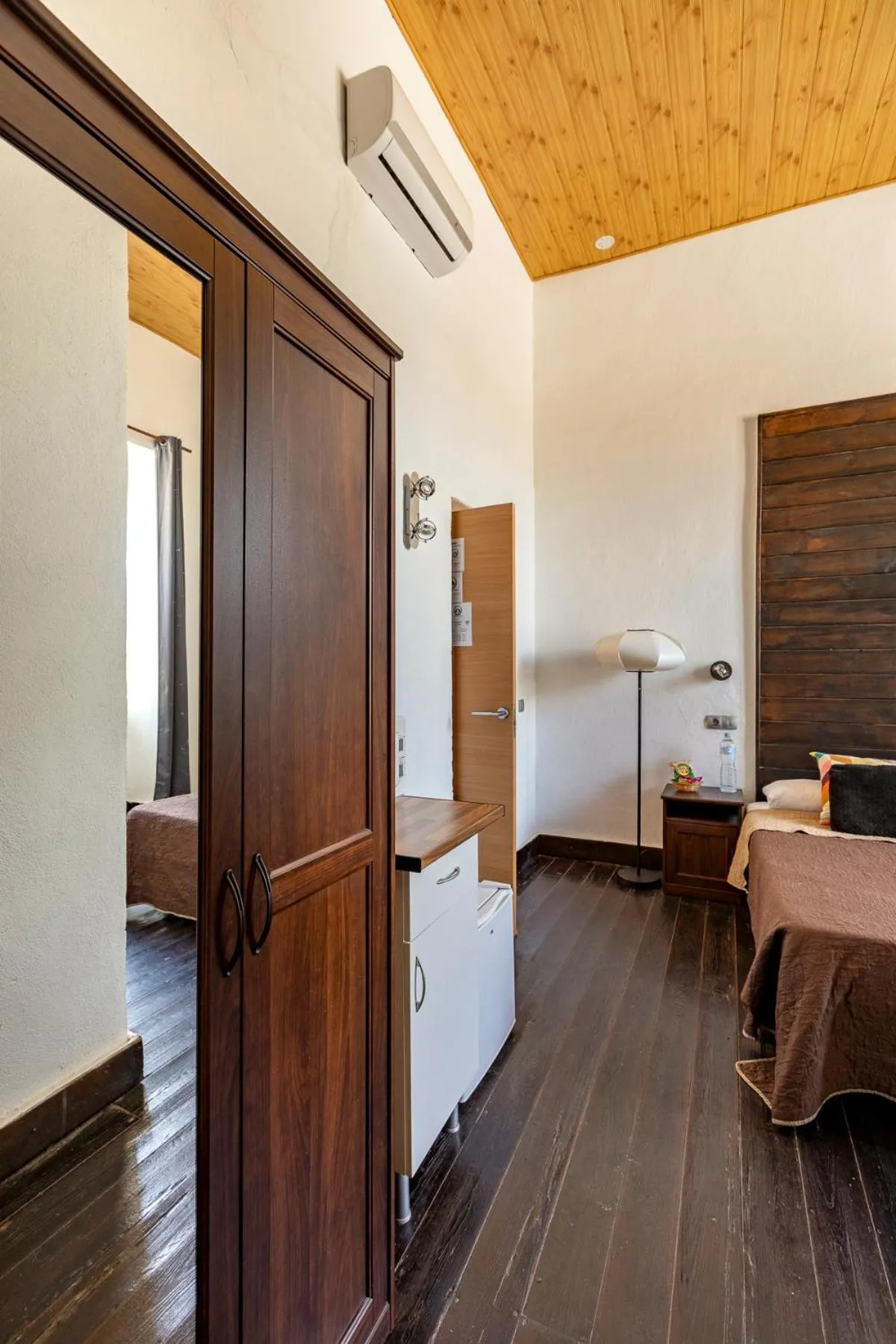 Bed in VALTISYA POOL AND AIRPORT