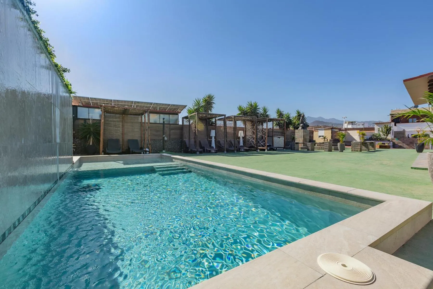 VALTISYA POOL AND AIRPORT