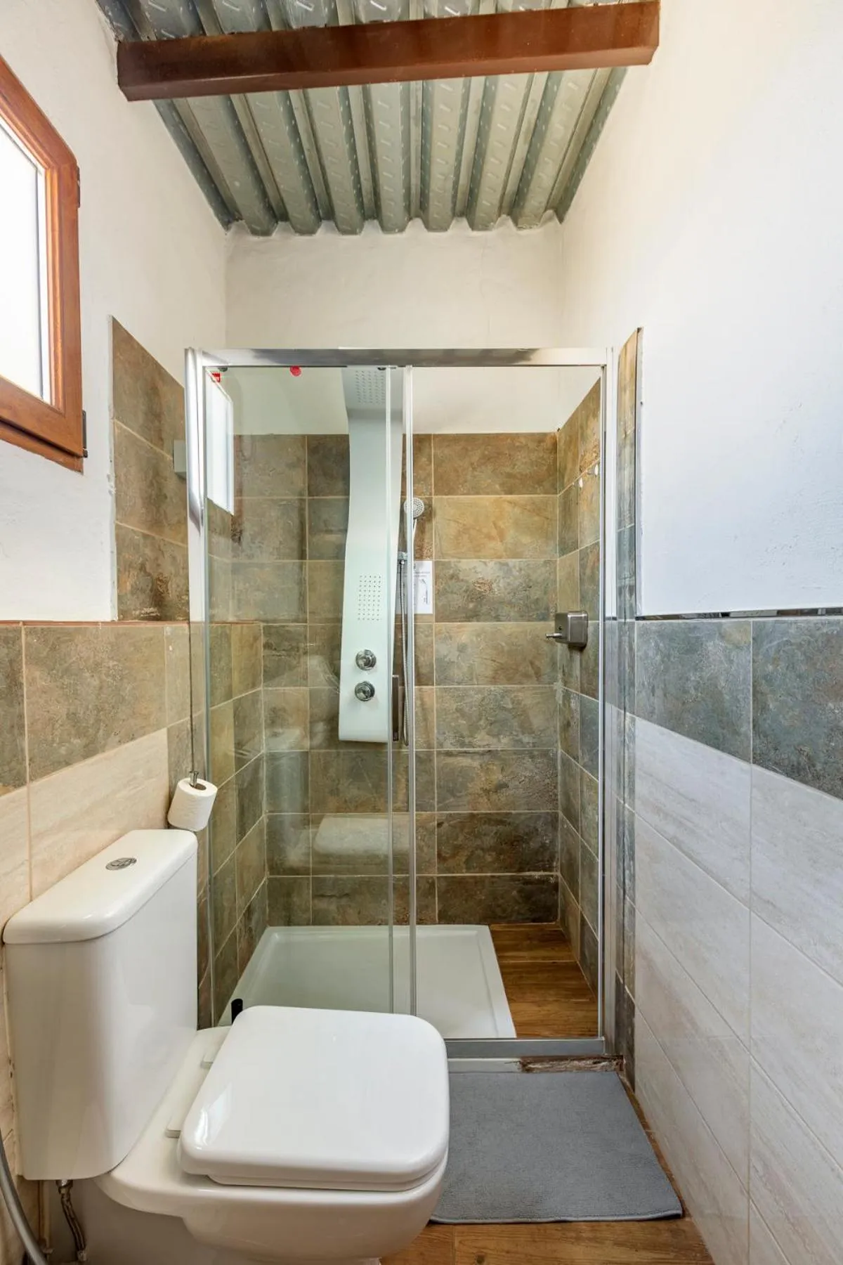 VALTISYA POOL AND AIRPORT