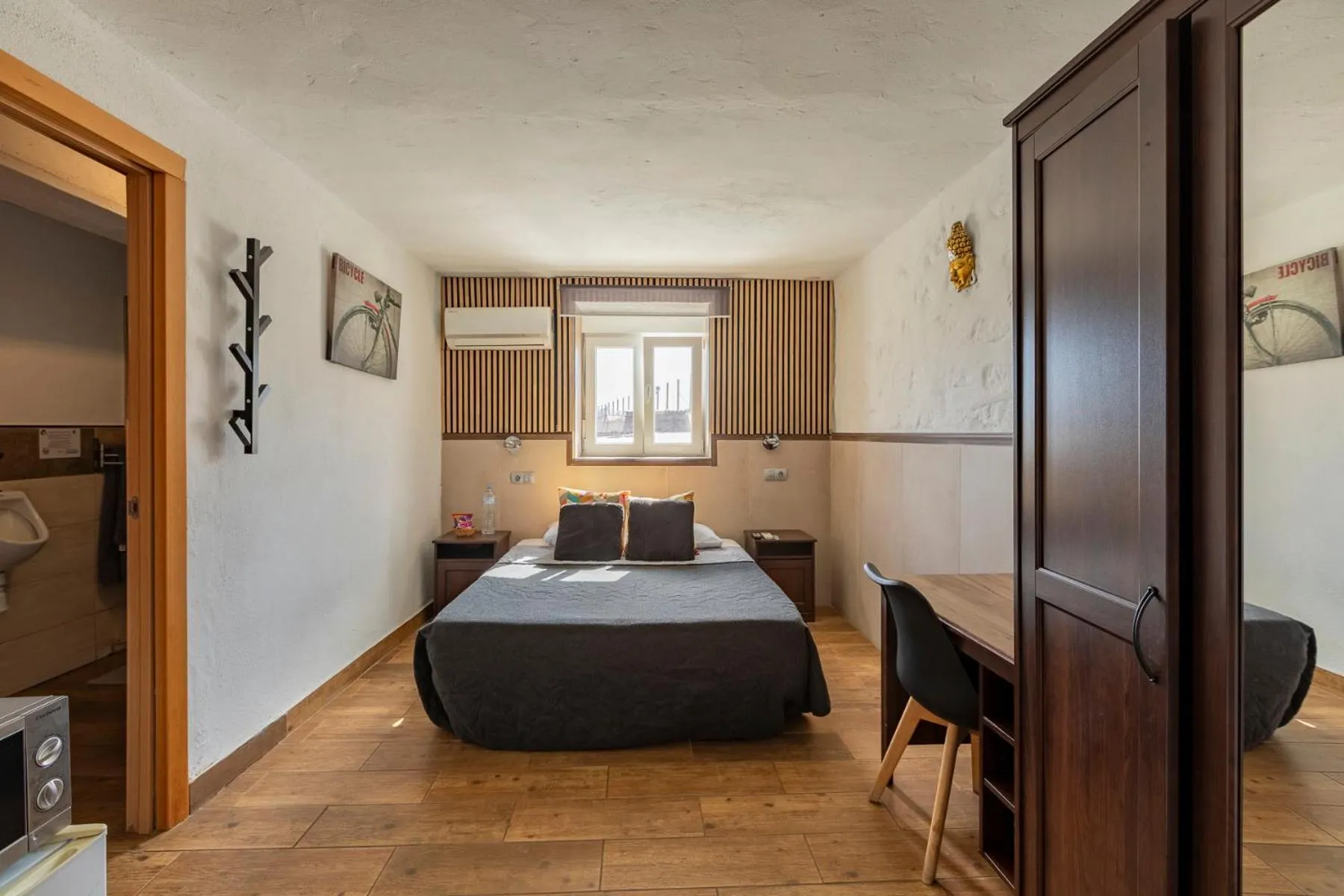 Bed in VALTISYA POOL AND AIRPORT