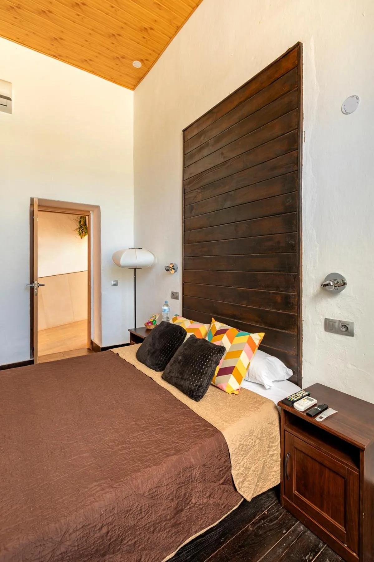 Bed in VALTISYA POOL AND AIRPORT