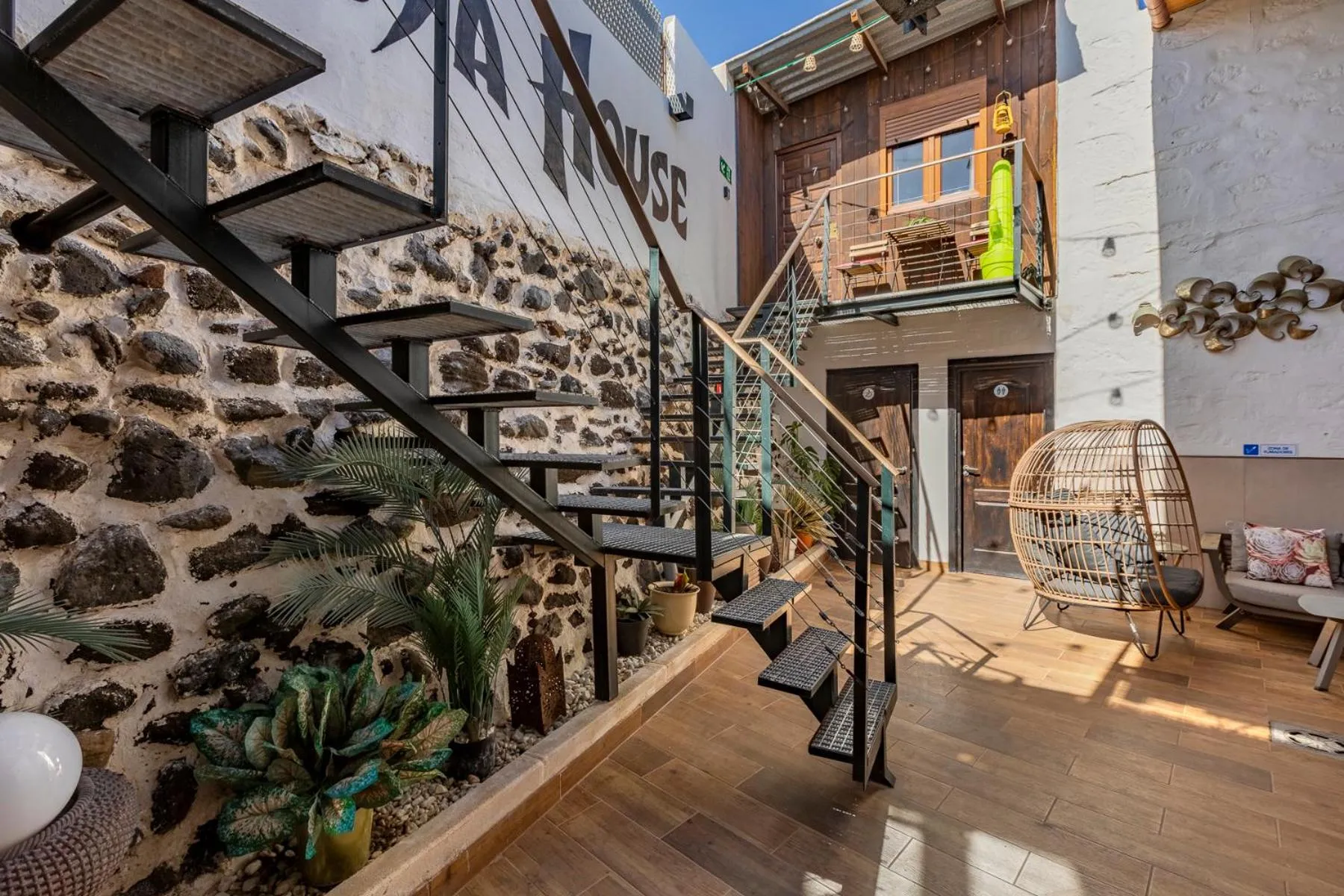 VALTISYA POOL AND AIRPORT