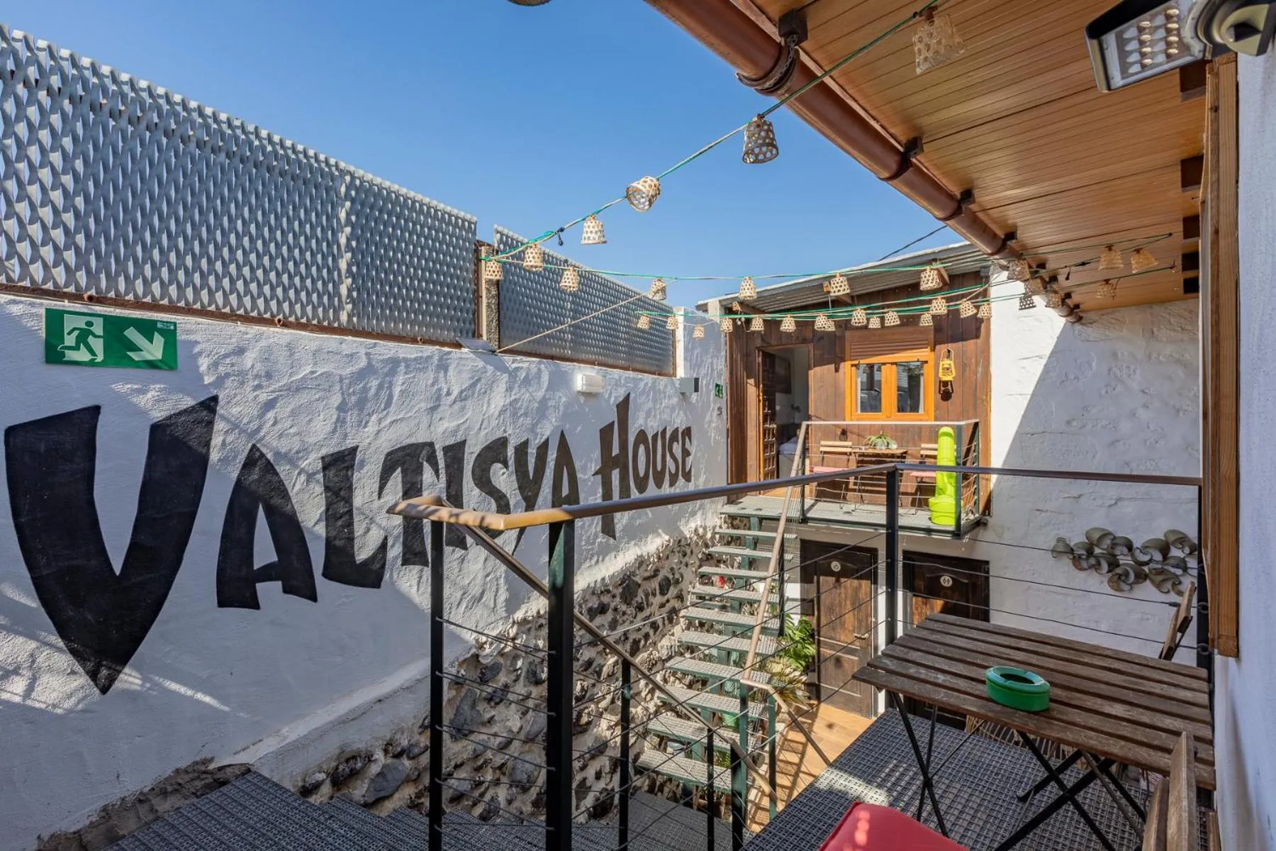 VALTISYA POOL AND AIRPORT