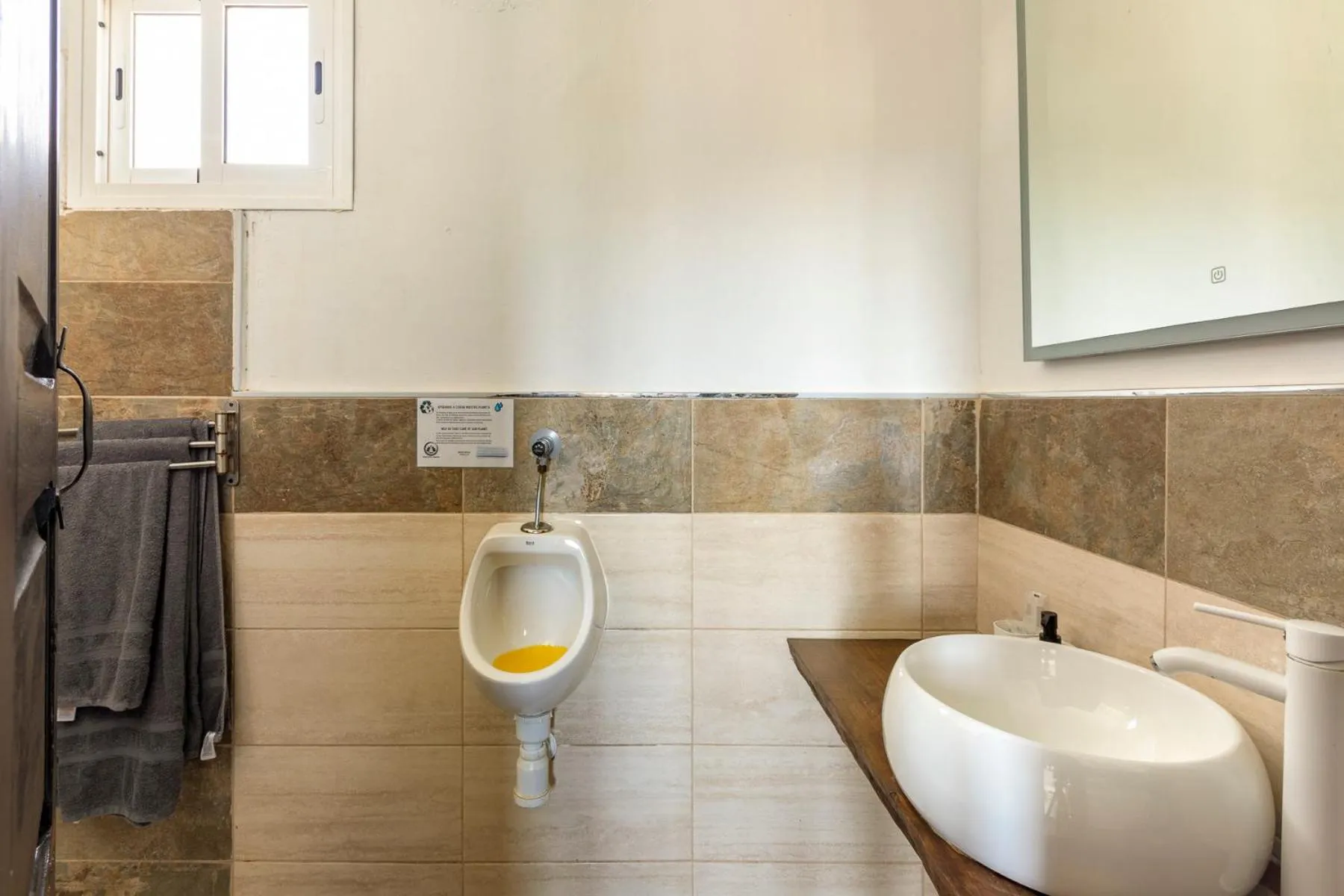 VALTISYA POOL AND AIRPORT