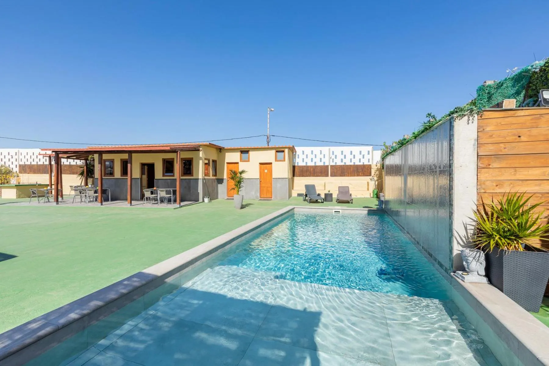 VALTISYA POOL AND AIRPORT