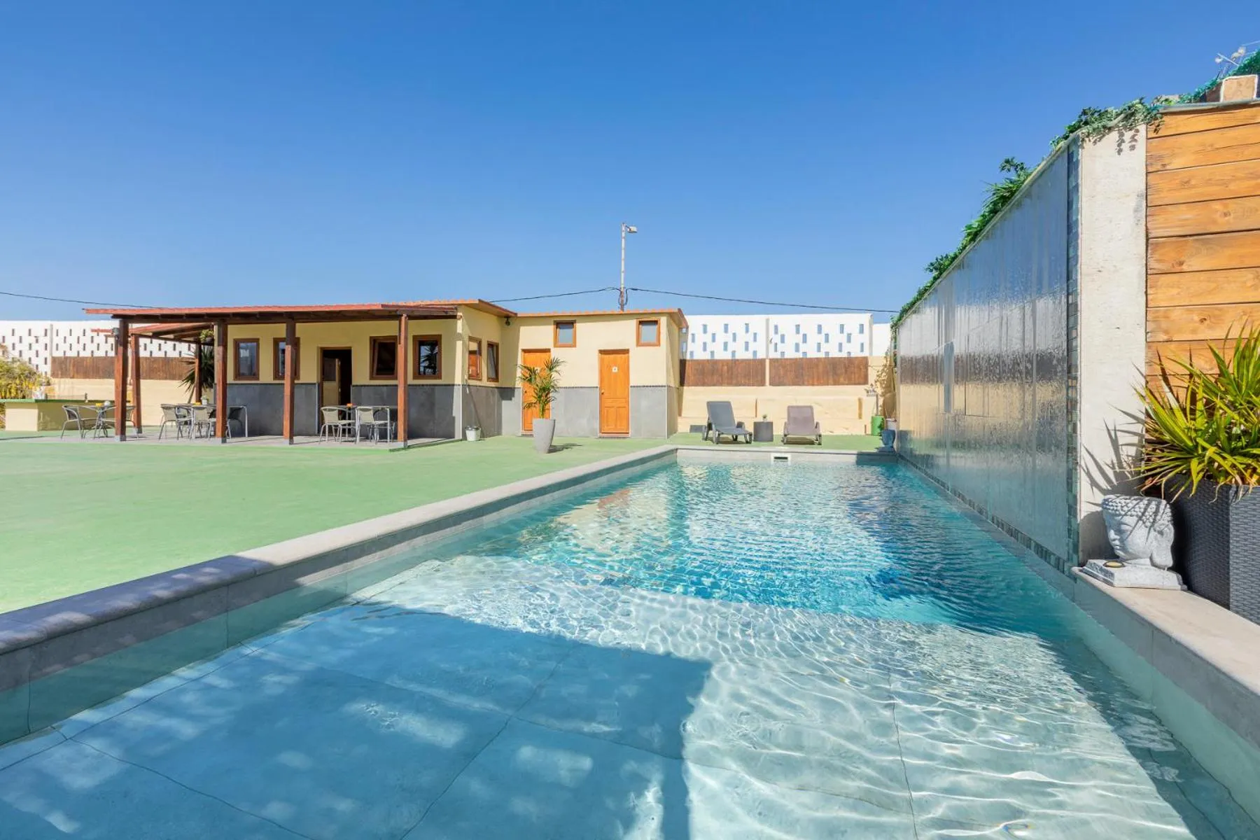 VALTISYA POOL AND AIRPORT