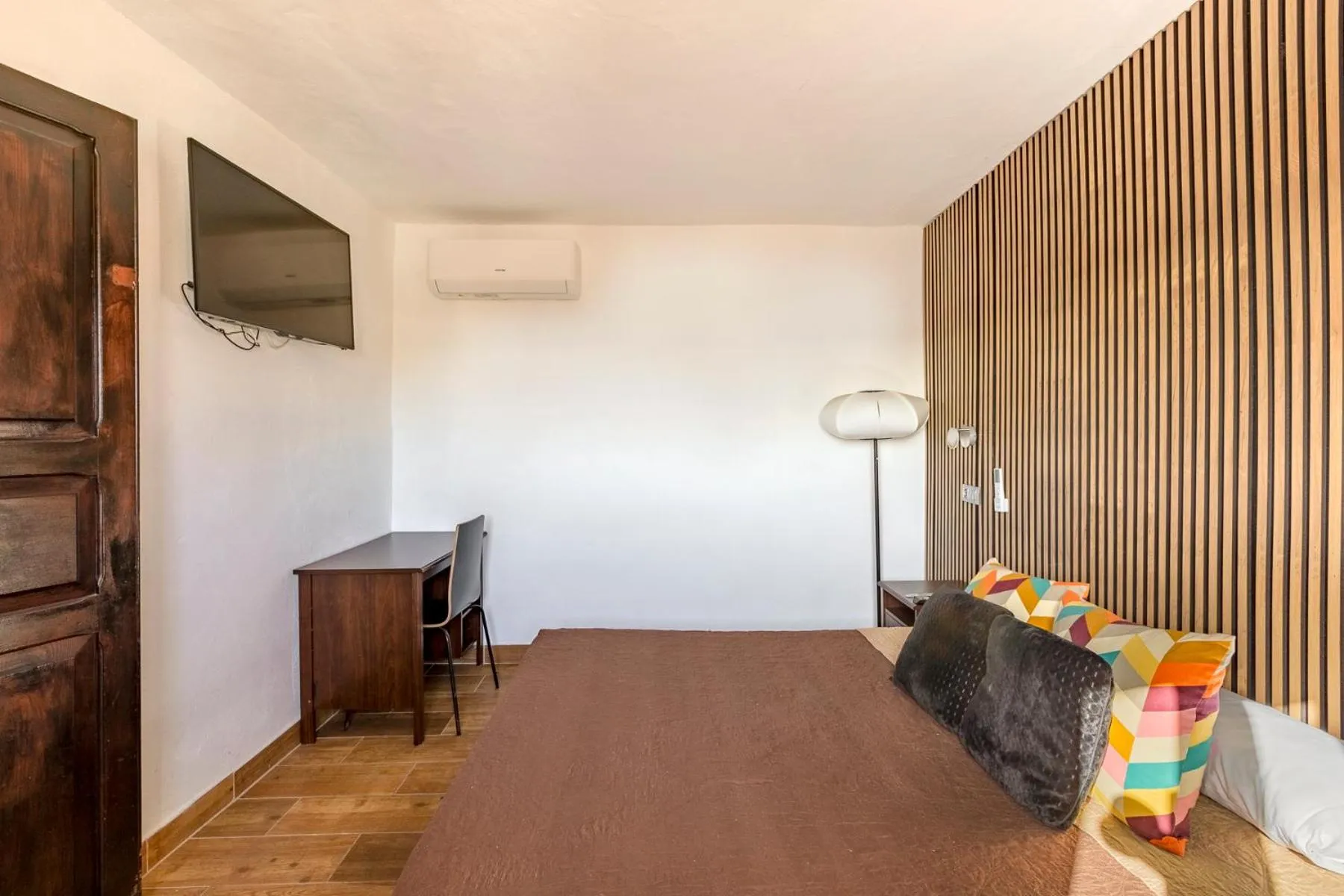 VALTISYA POOL AND AIRPORT