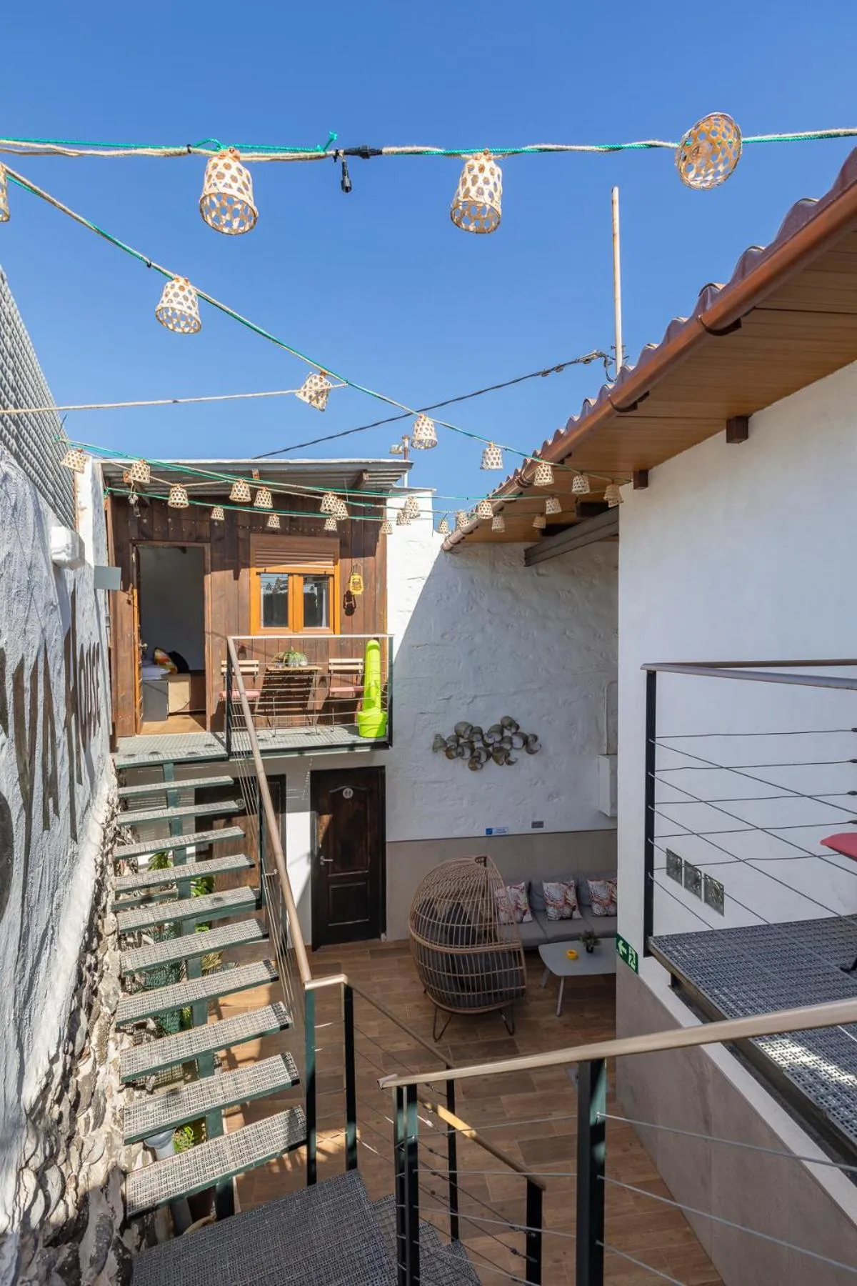 VALTISYA POOL AND AIRPORT