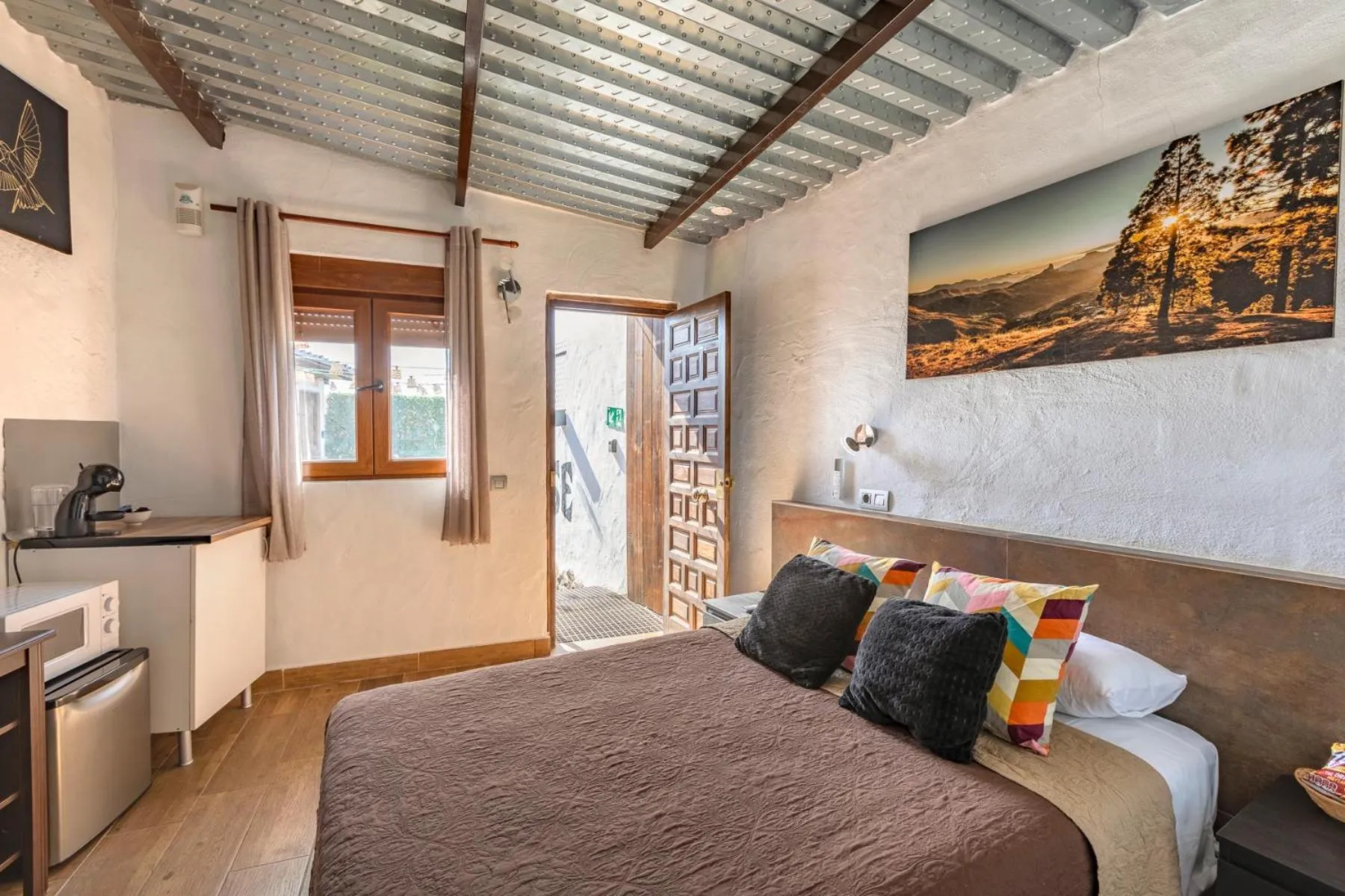 Bed in VALTISYA POOL AND AIRPORT