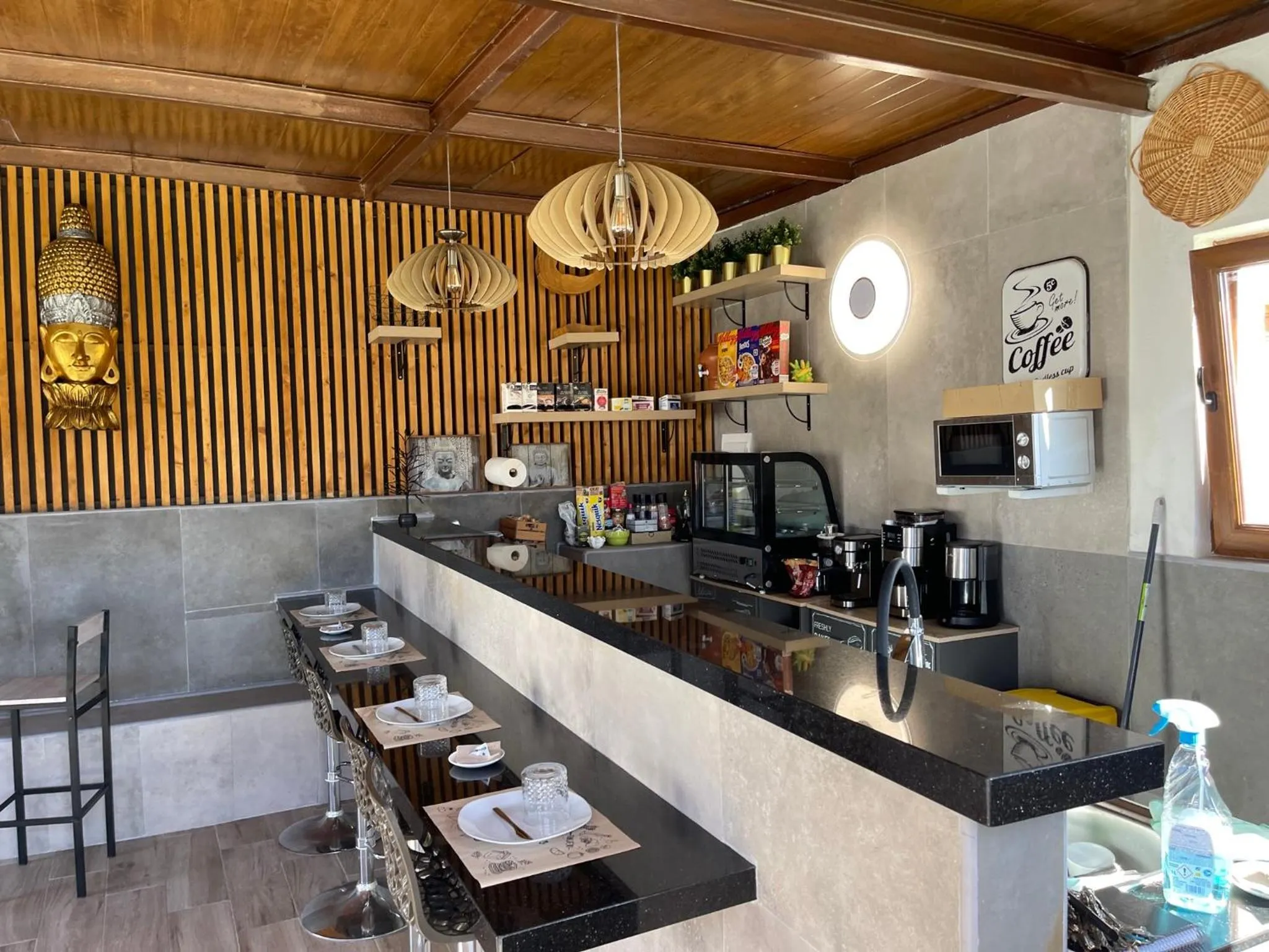 VALTISYA POOL AND AIRPORT