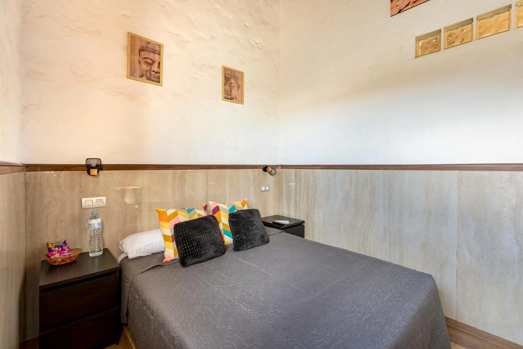 Bed in VALTISYA POOL AND AIRPORT